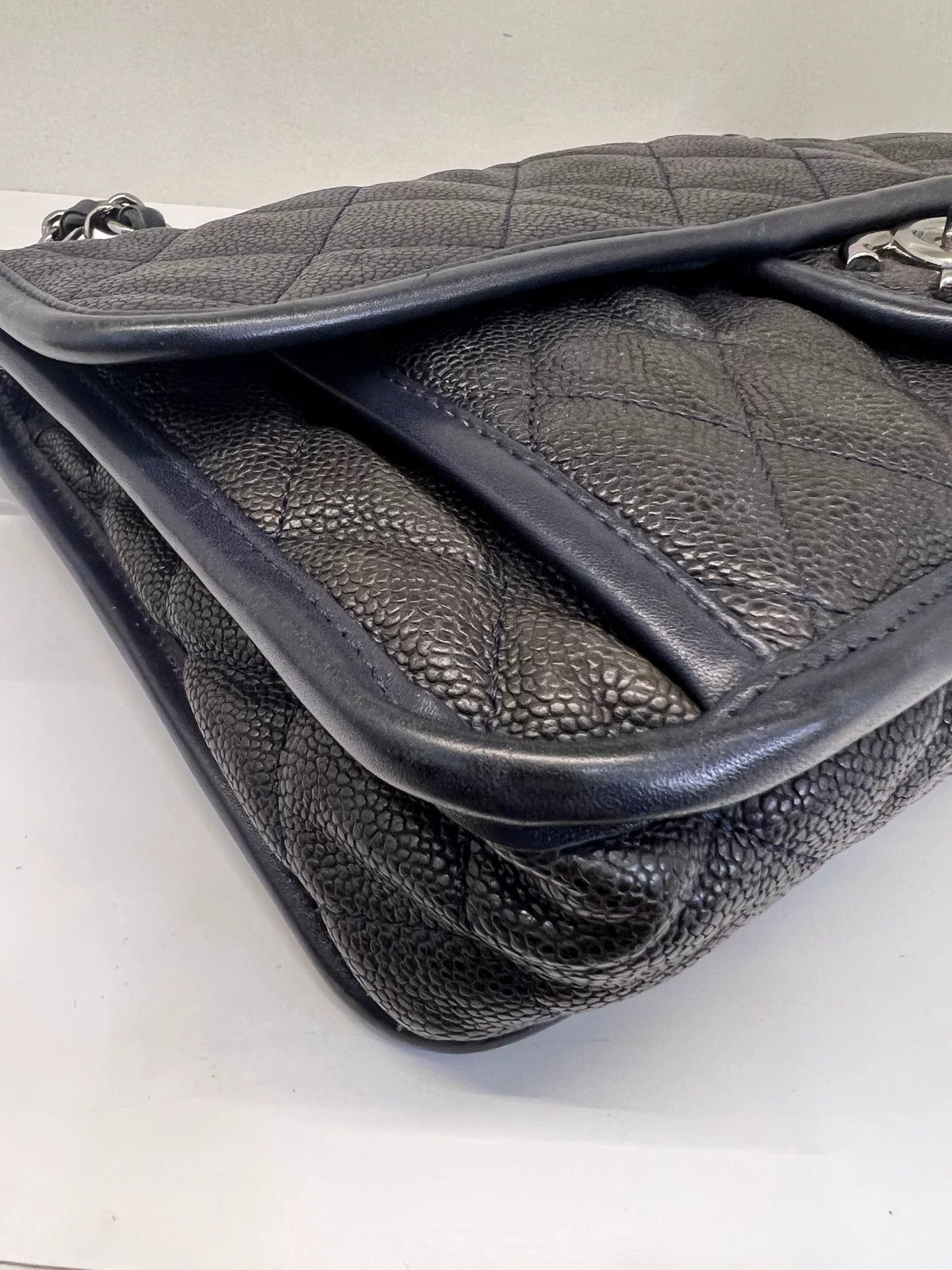 Chanel Pre-loved Bag Very good condition Size ONE SIZE - 3 Thumbnail