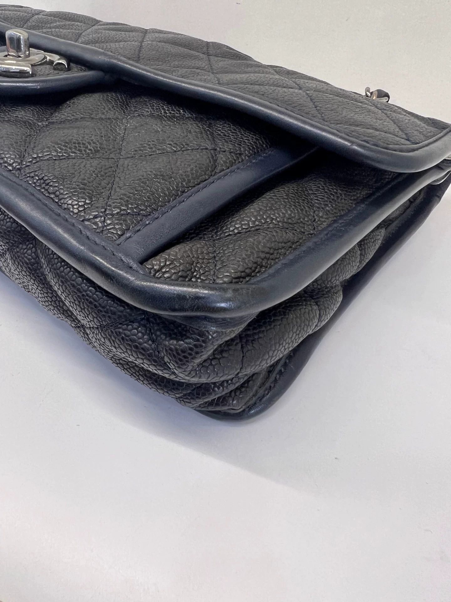 Chanel Pre-loved Bag Very good condition Size ONE SIZE - 4 Thumbnail