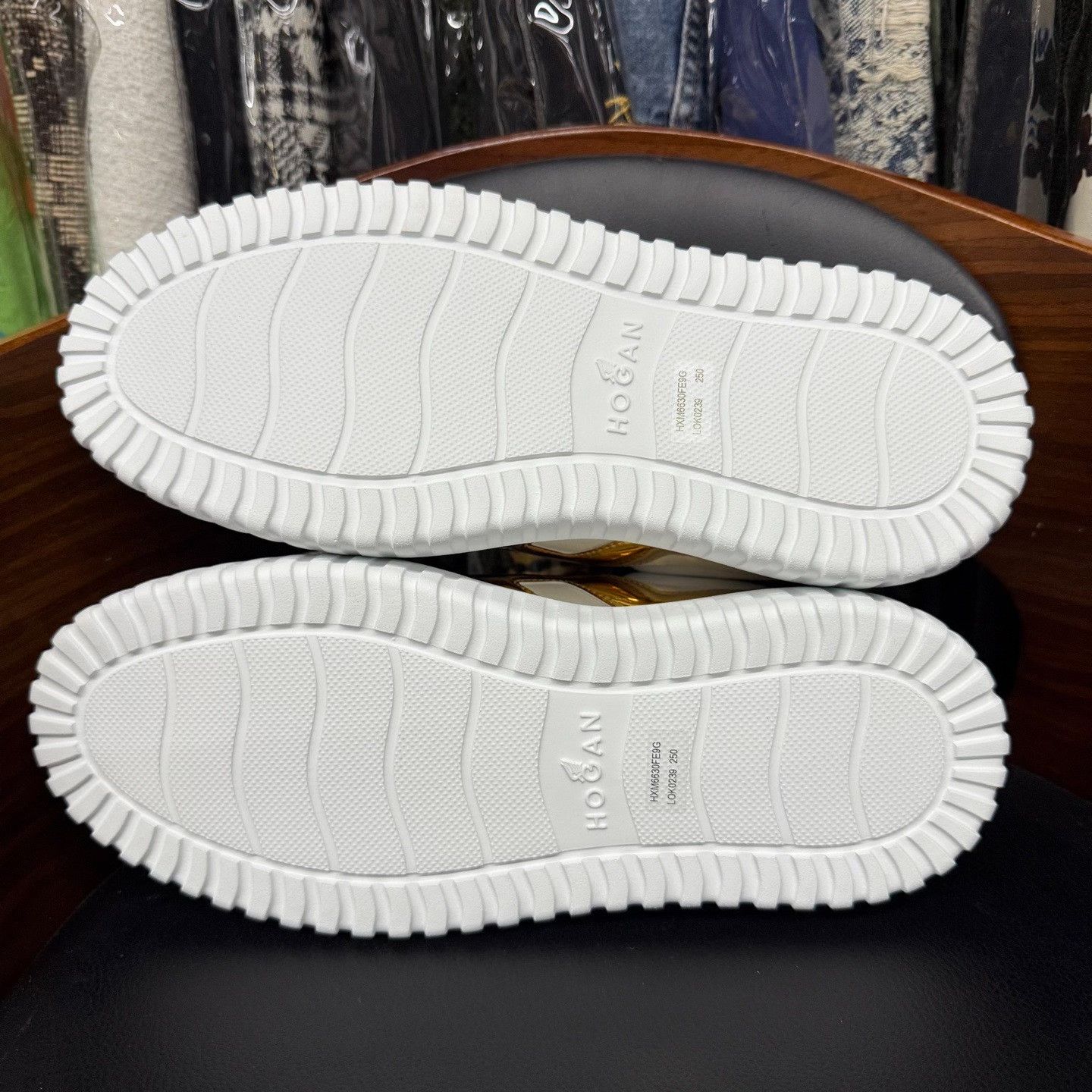 Hogan Hogan Retro White Lowtop Sneakers 8 Men Size US 8 / EU 41 - 8 Thumbnail