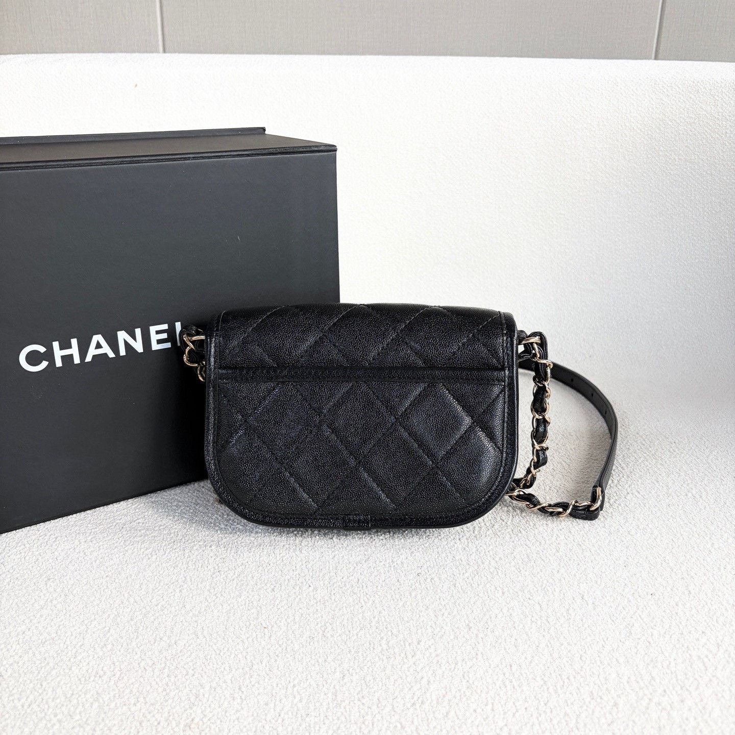 Chanel Pre-loved Bag Very good condition Size ONE SIZE - 3 Thumbnail