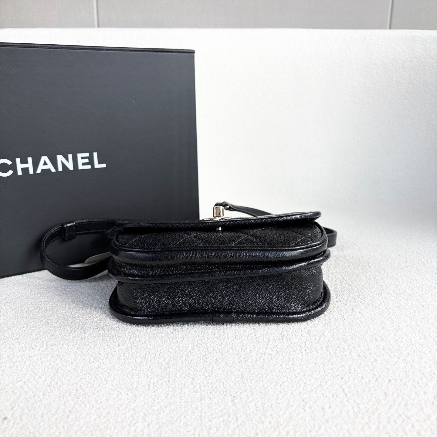 Chanel Pre-loved Bag Very good condition Size ONE SIZE - 5 Thumbnail