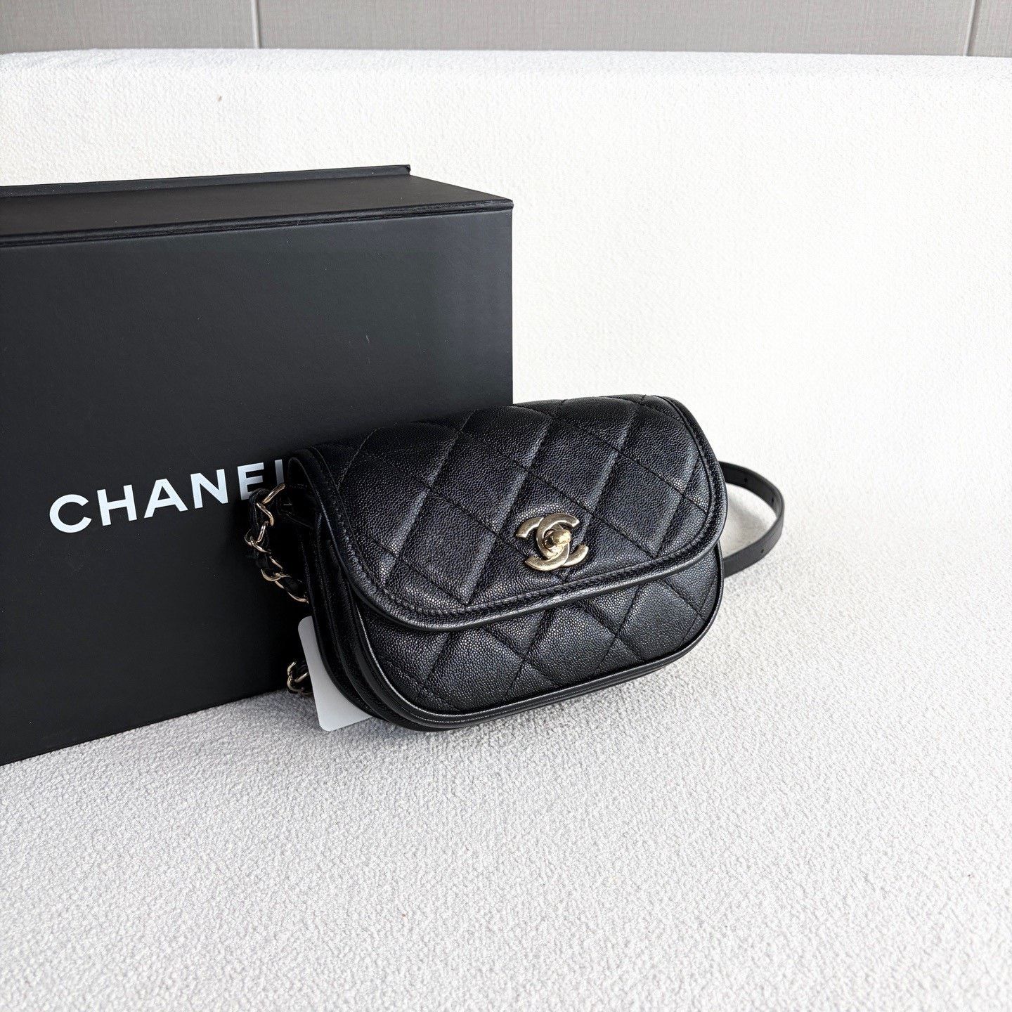 Chanel Pre-loved Bag Very good condition Size ONE SIZE - 6 Thumbnail