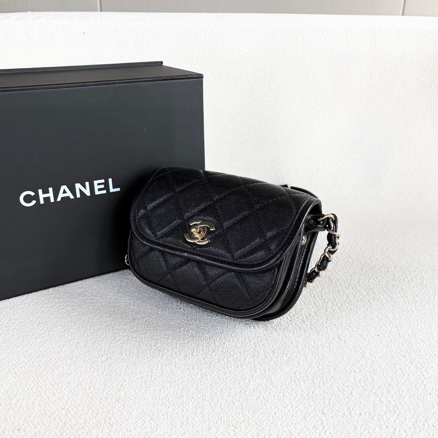 Chanel Pre-loved Bag Very good condition Size ONE SIZE - 4 Thumbnail