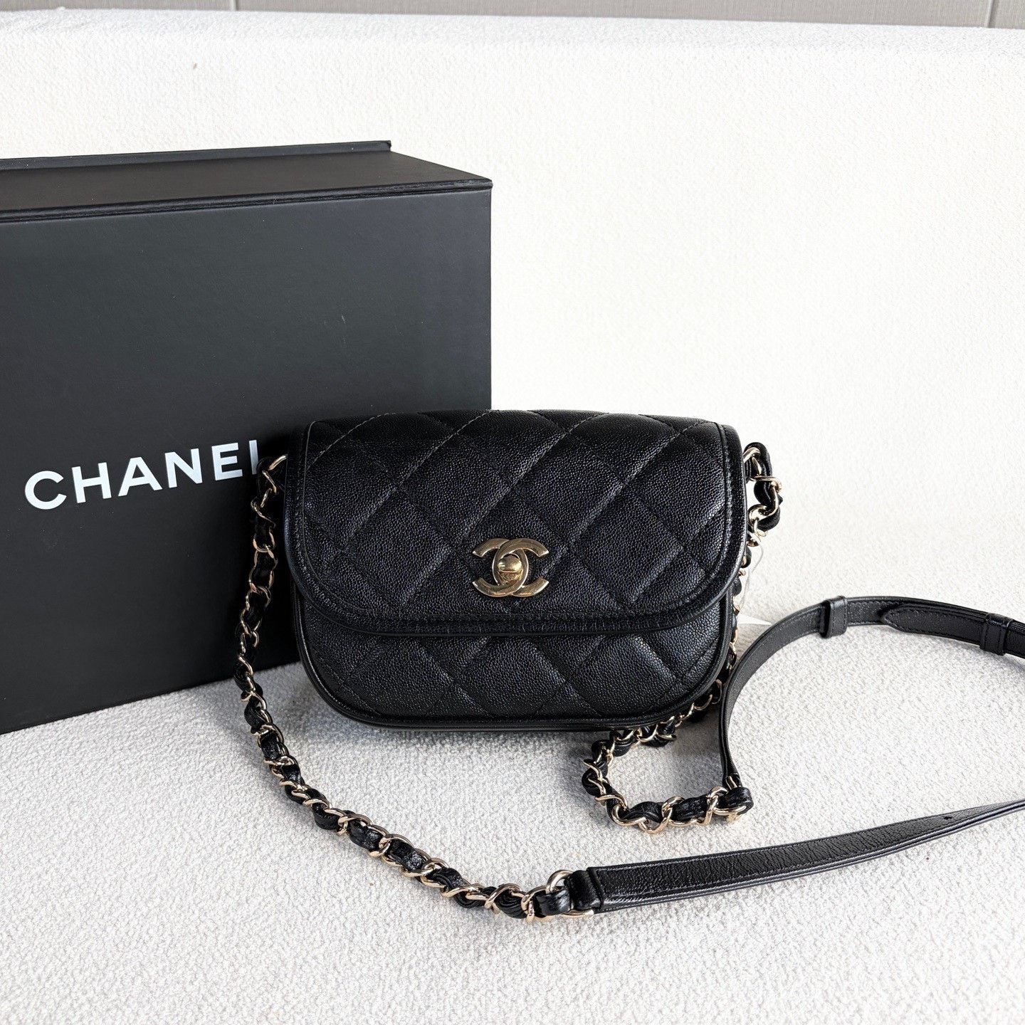 Chanel Pre-loved Bag Very good condition Size ONE SIZE - 2 Thumbnail
