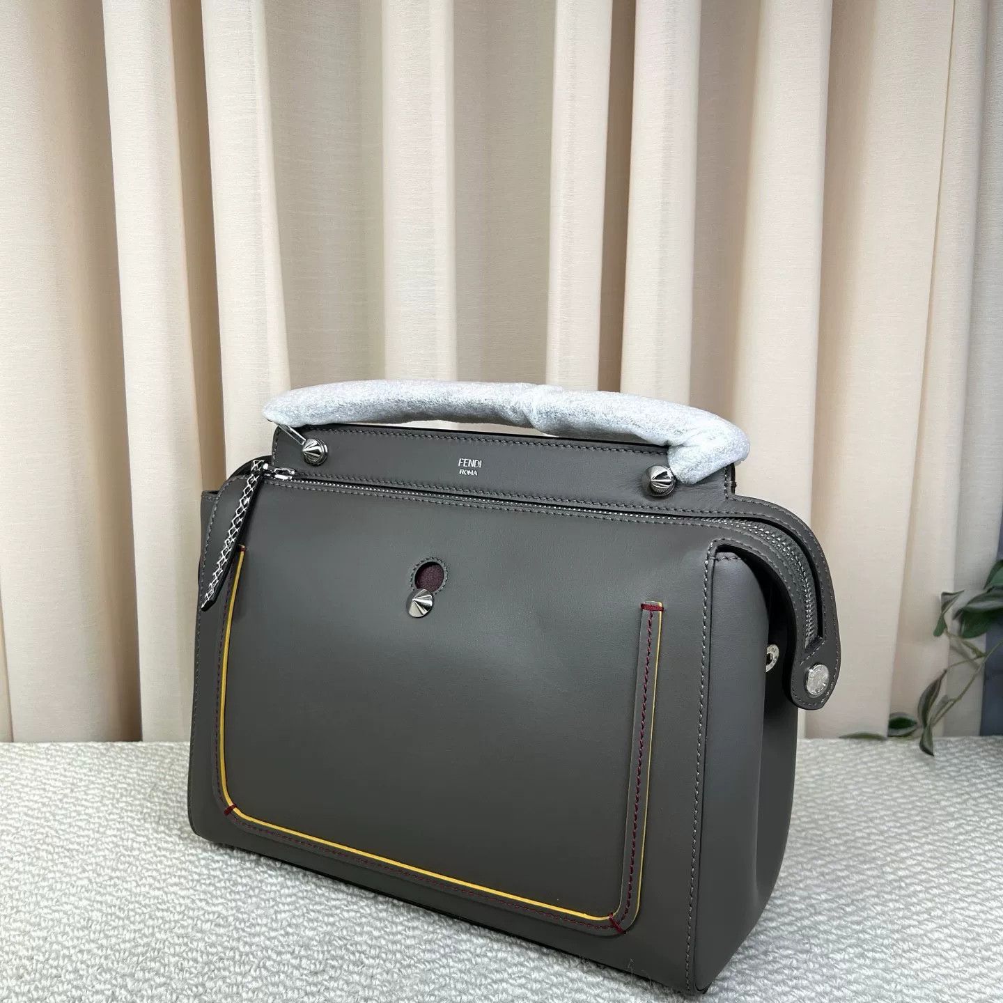 Fendi Pre-loved Bag Very good condition Size ONE SIZE - 4 Thumbnail