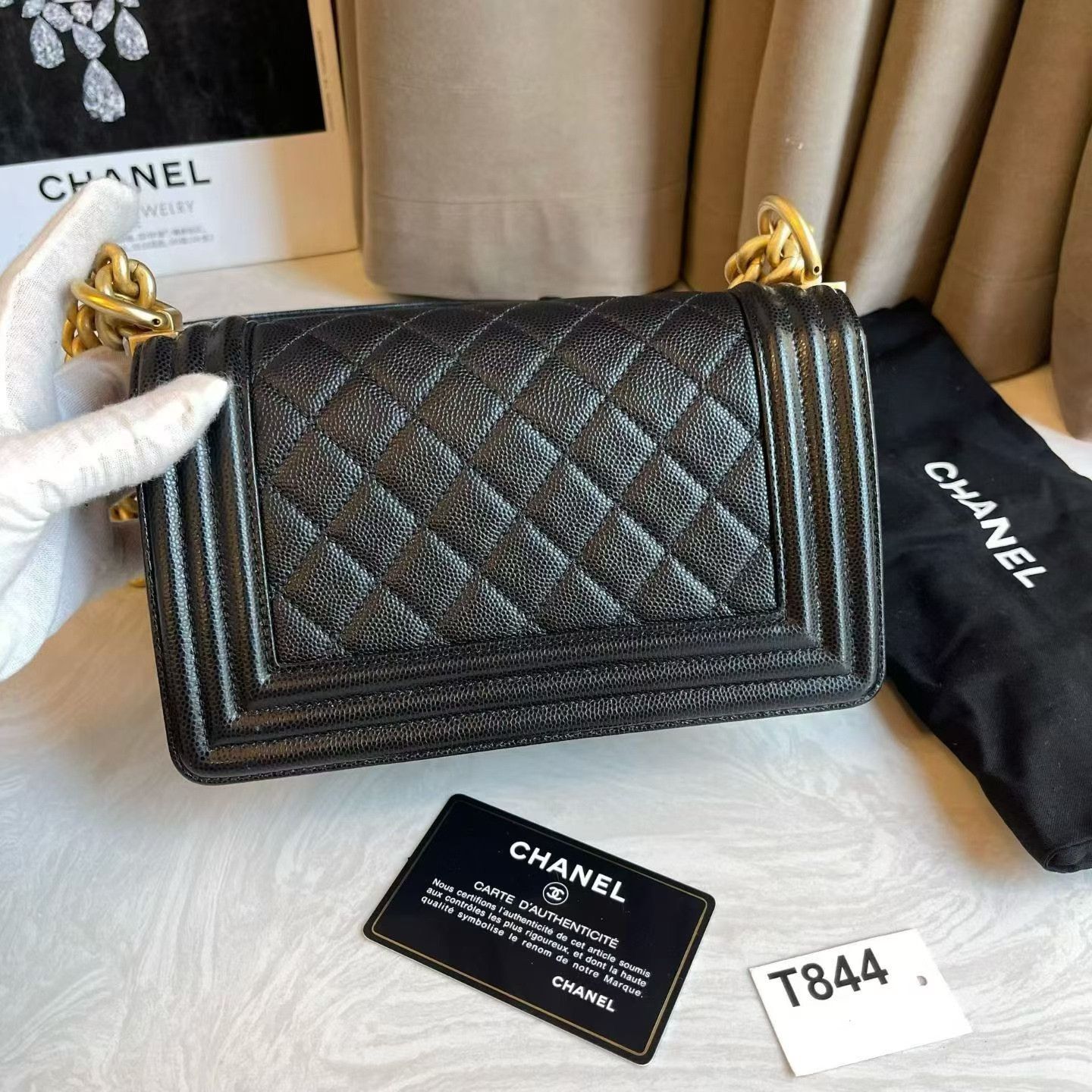 Chanel Pre-loved Bag Very good condition Size ONE SIZE - 5 Thumbnail