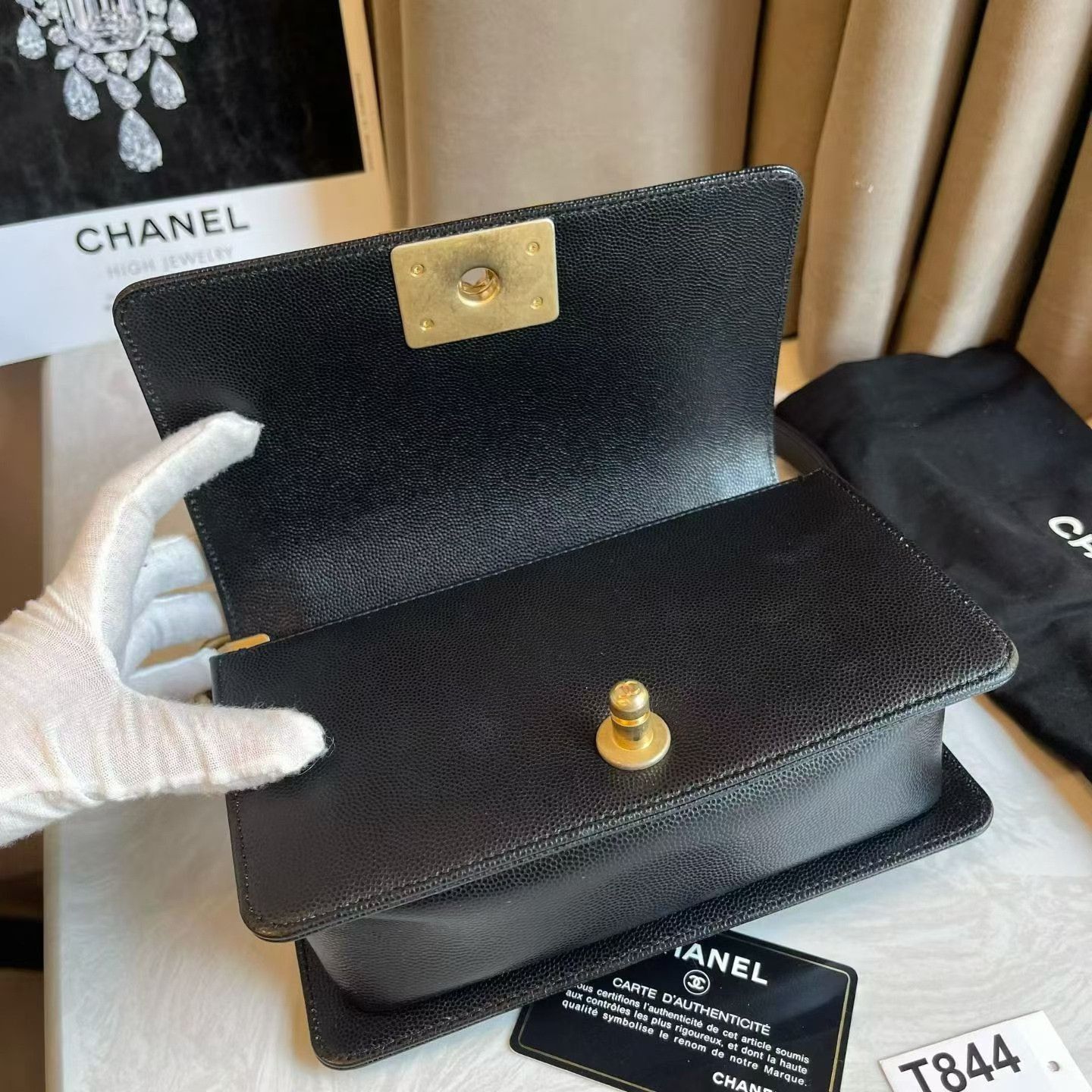 Chanel Pre-loved Bag Very good condition Size ONE SIZE - 7 Thumbnail