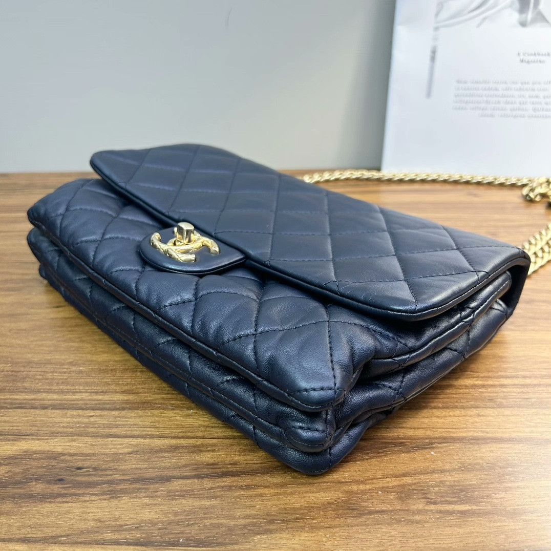 Chanel Pre-loved Bag Very good condition Size ONE SIZE - 6 Thumbnail