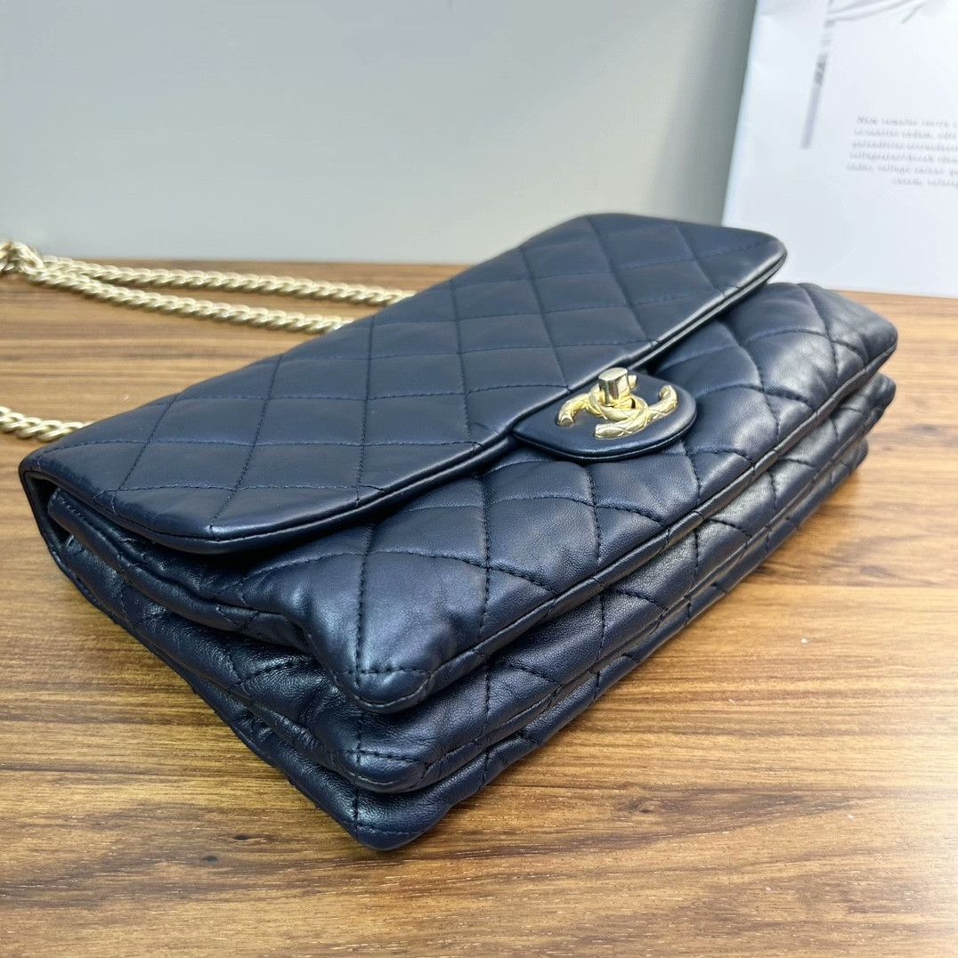 Chanel Pre-loved Bag Very good condition Size ONE SIZE - 4 Thumbnail