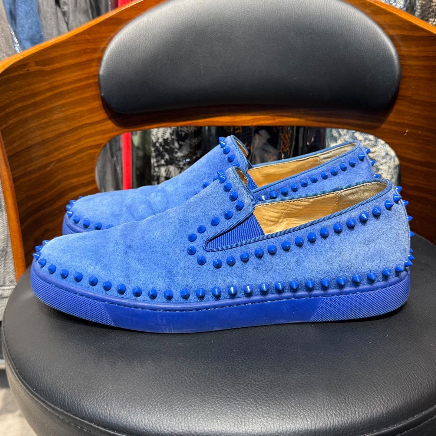 Christian Louboutin Christian Louboutin Velvet Blue Lowtop Sneakers 9.5 Men Size US 9.5 / EU 42-43 - 6 Thumbnail