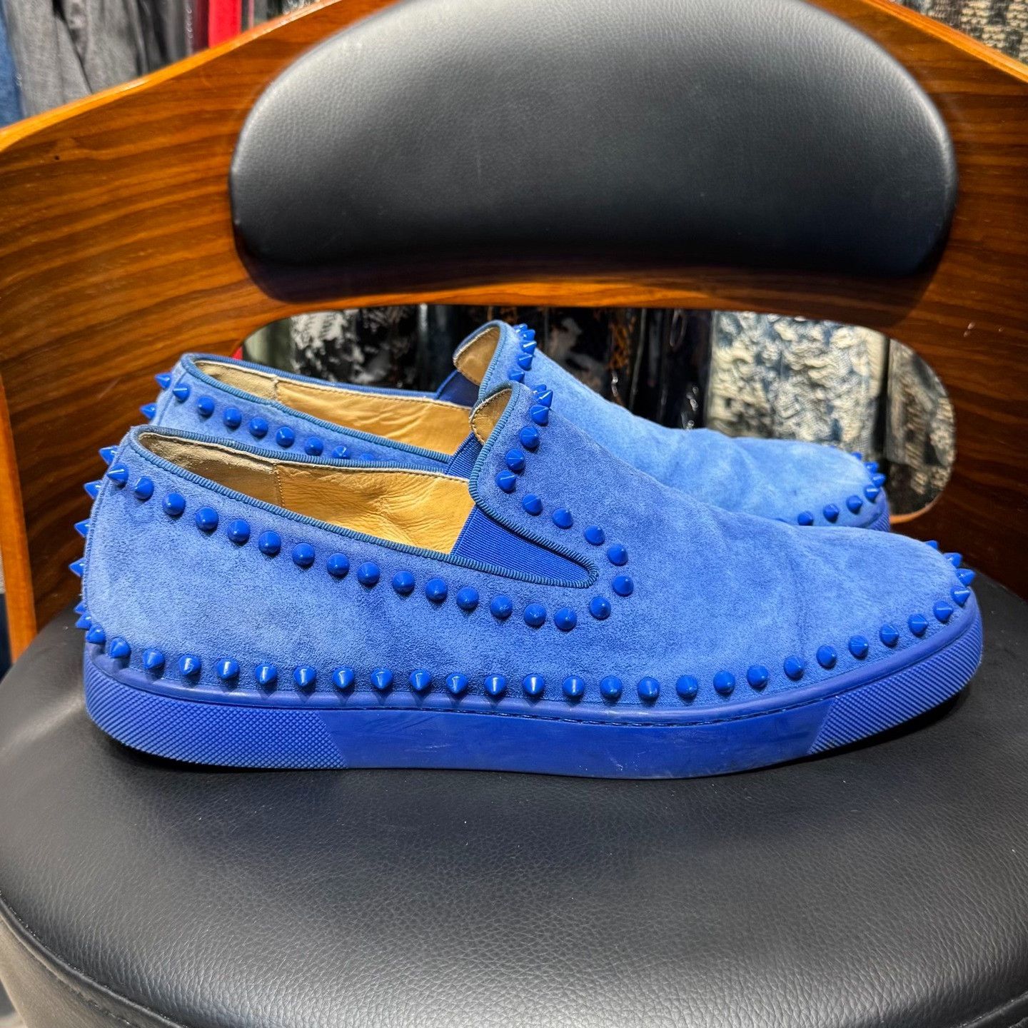 Christian Louboutin Christian Louboutin Velvet Blue Lowtop Sneakers 9.5 Men Size US 9.5 / EU 42-43 - 4 Thumbnail