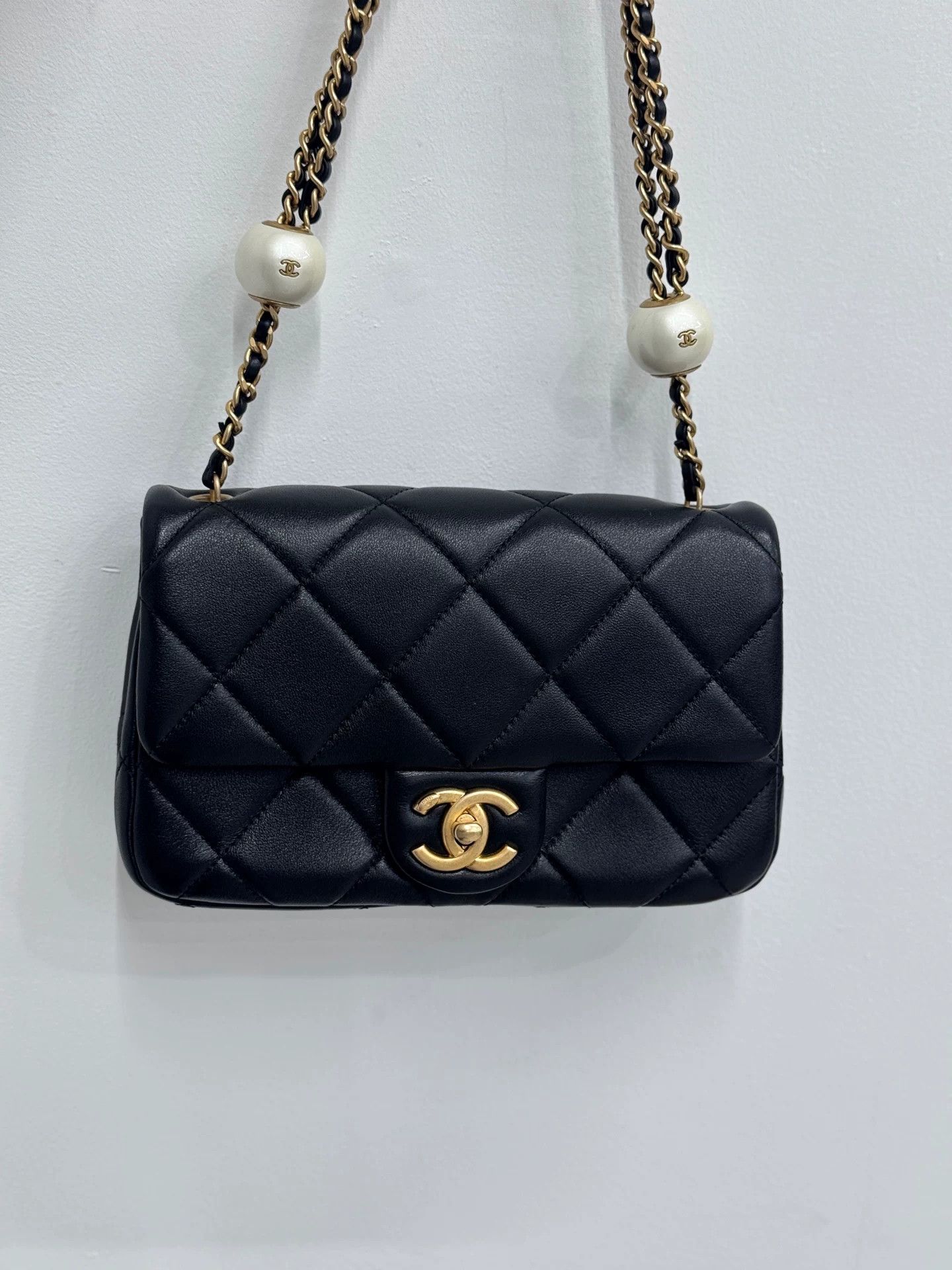 Chanel Pre-loved Bag Very good condition Size ONE SIZE - 2 Thumbnail