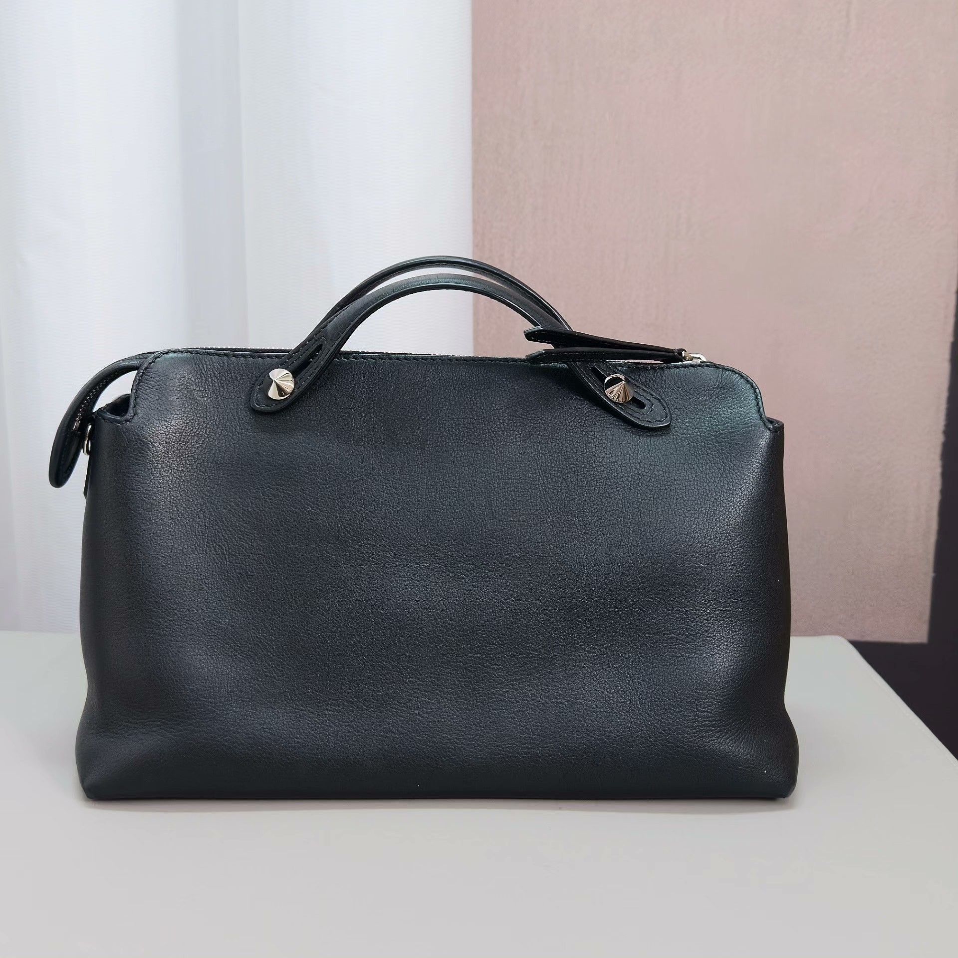 Fendi Pre-loved Bag Very good condition Size ONE SIZE - 2 Thumbnail