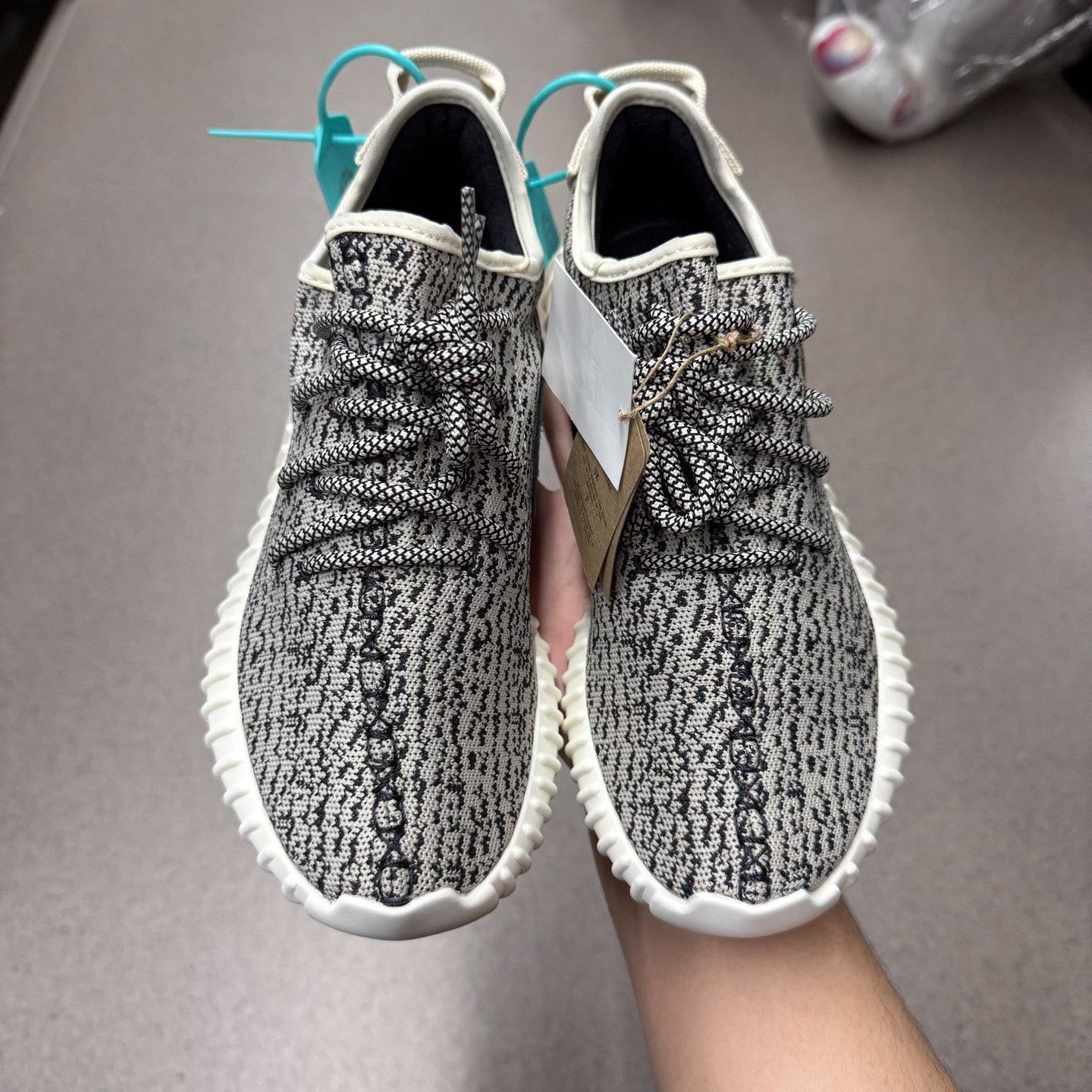 Adidas Adidas YEEZY350 White Lowtop Sneakers 8.5 Men Size US 8.5 / EU 41-42 - 5 Thumbnail
