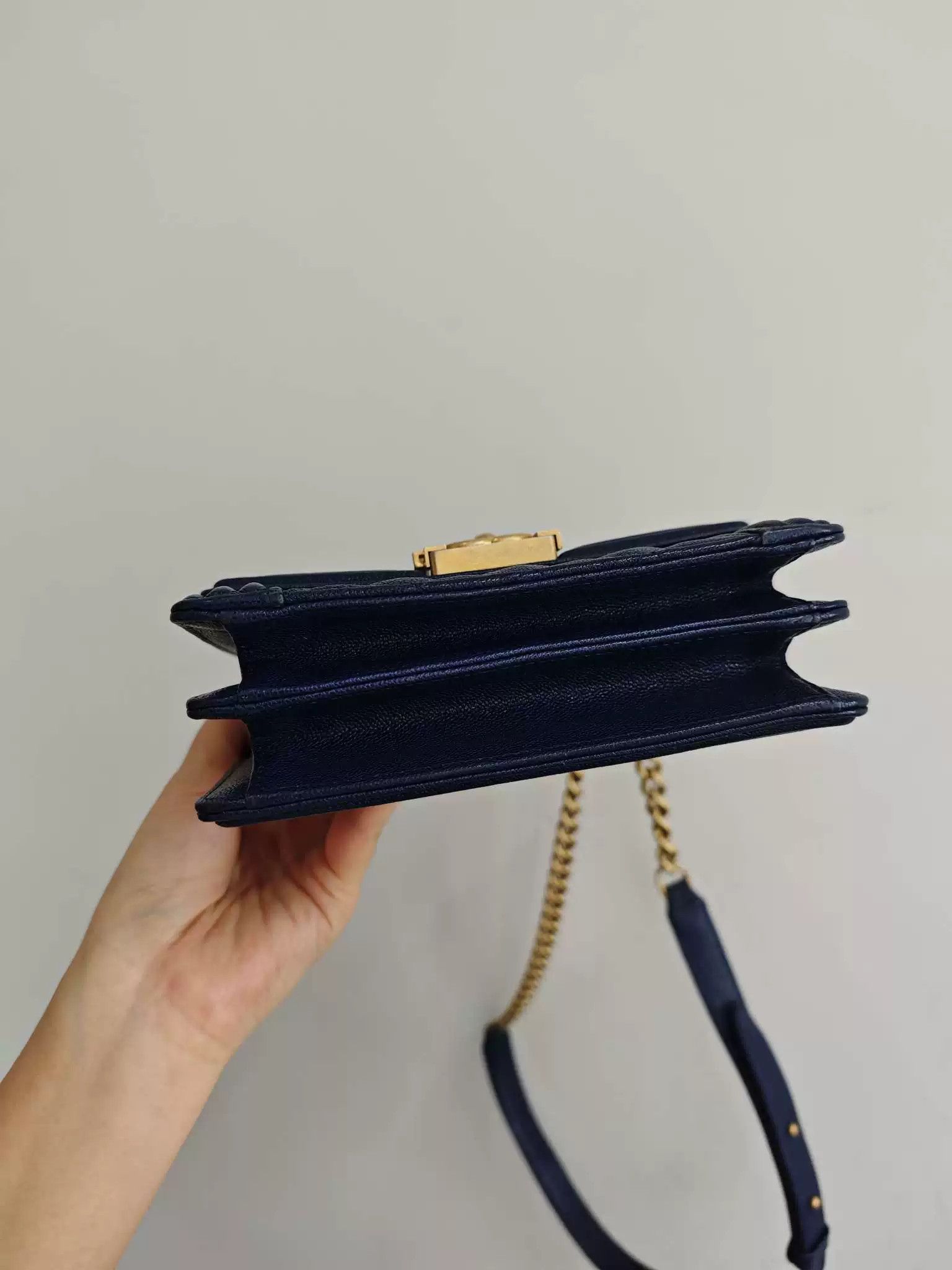 Chanel Pre-loved Bag Very good condition Size ONE SIZE - 5 Thumbnail