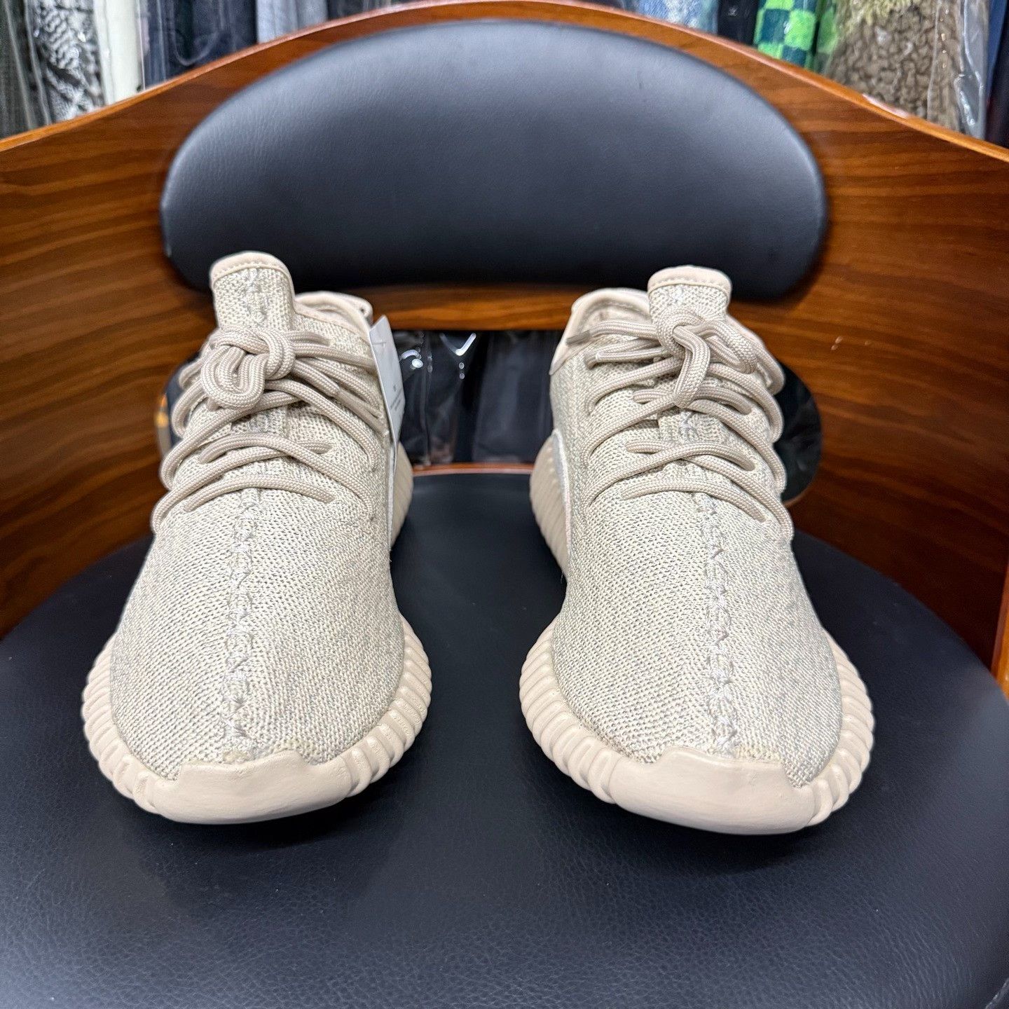 Adidas Adidas YEEZY350 Lowtop Sneakers 8.5 Men Size US 8.5 / EU 41-42 - 2 Thumbnail