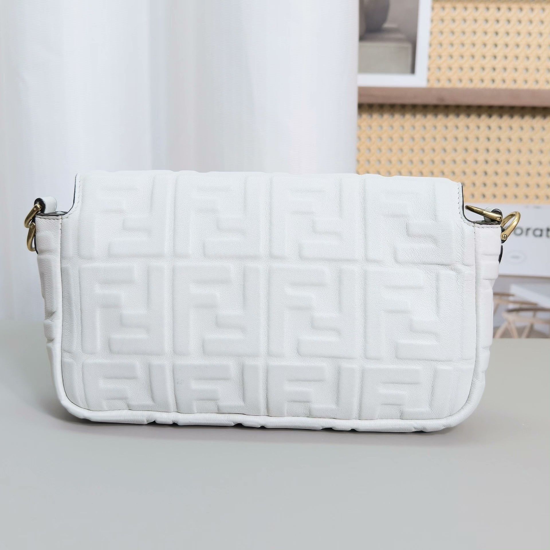 Fendi Pre-loved Bag Very good condition Size ONE SIZE - 2 Thumbnail