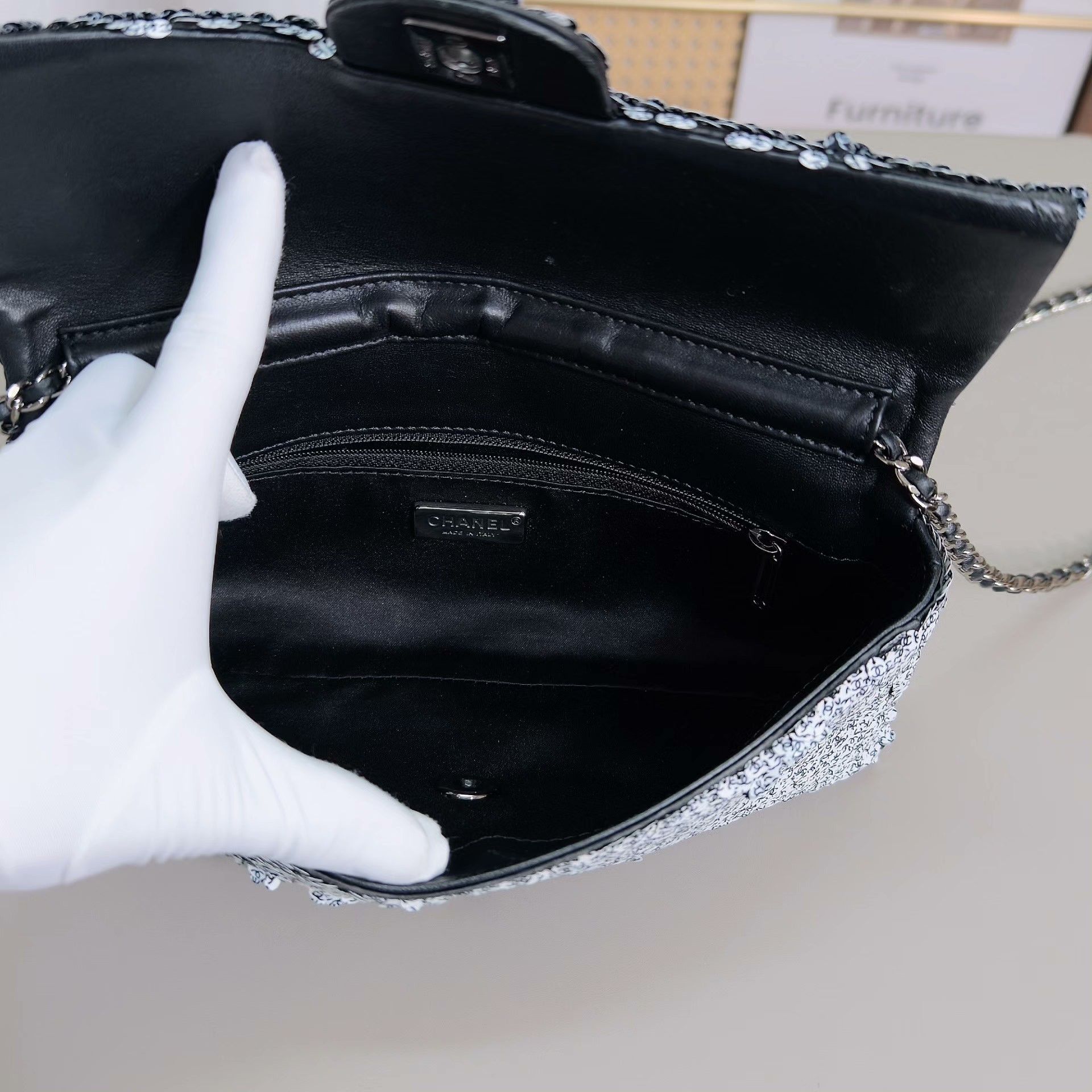 Chanel Pre-loved Bag Very good condition Size ONE SIZE - 6 Thumbnail