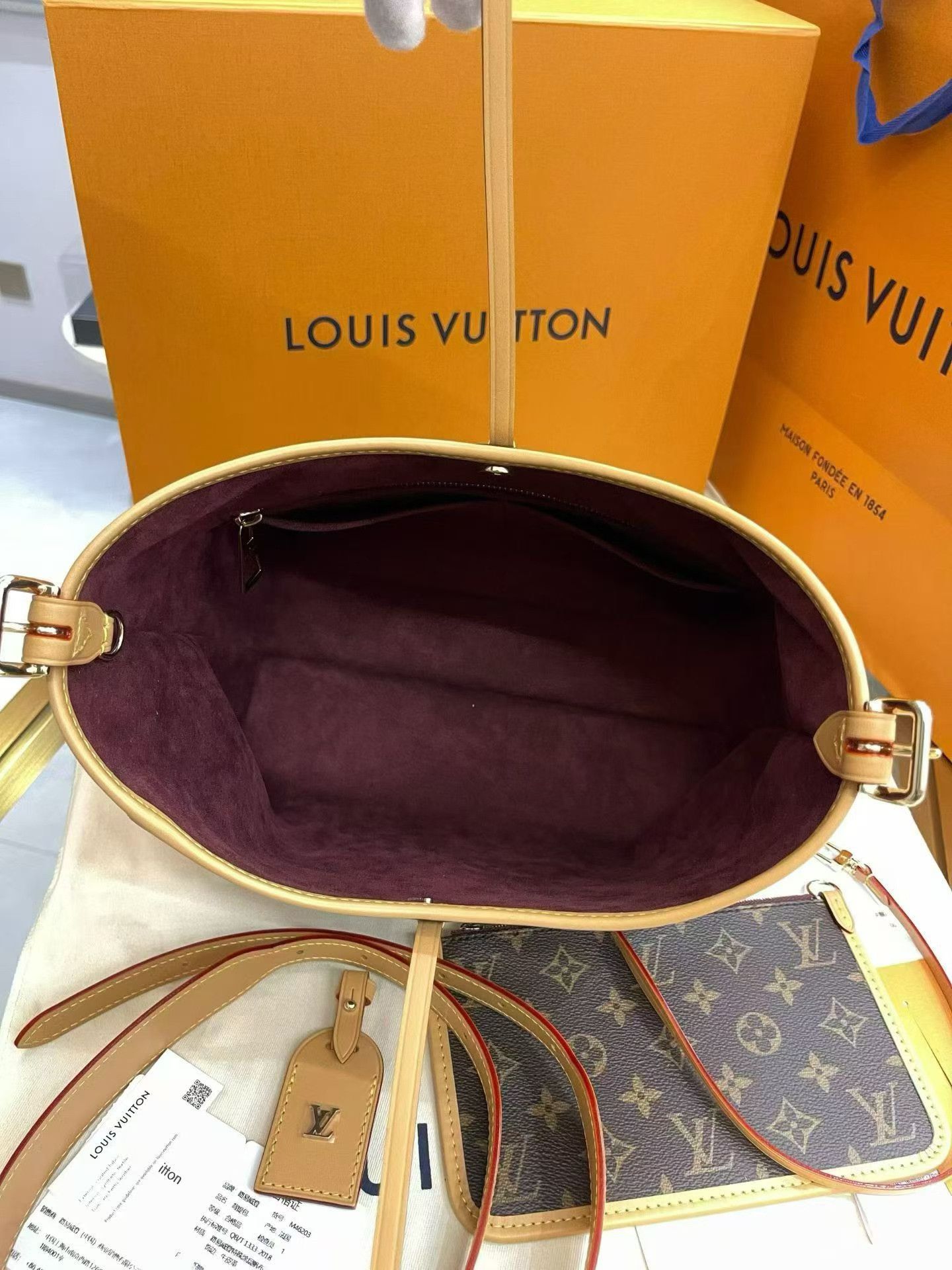 Louis Vuitton Pre-loved Bag Brand new condition Size ONE SIZE - 7 Thumbnail
