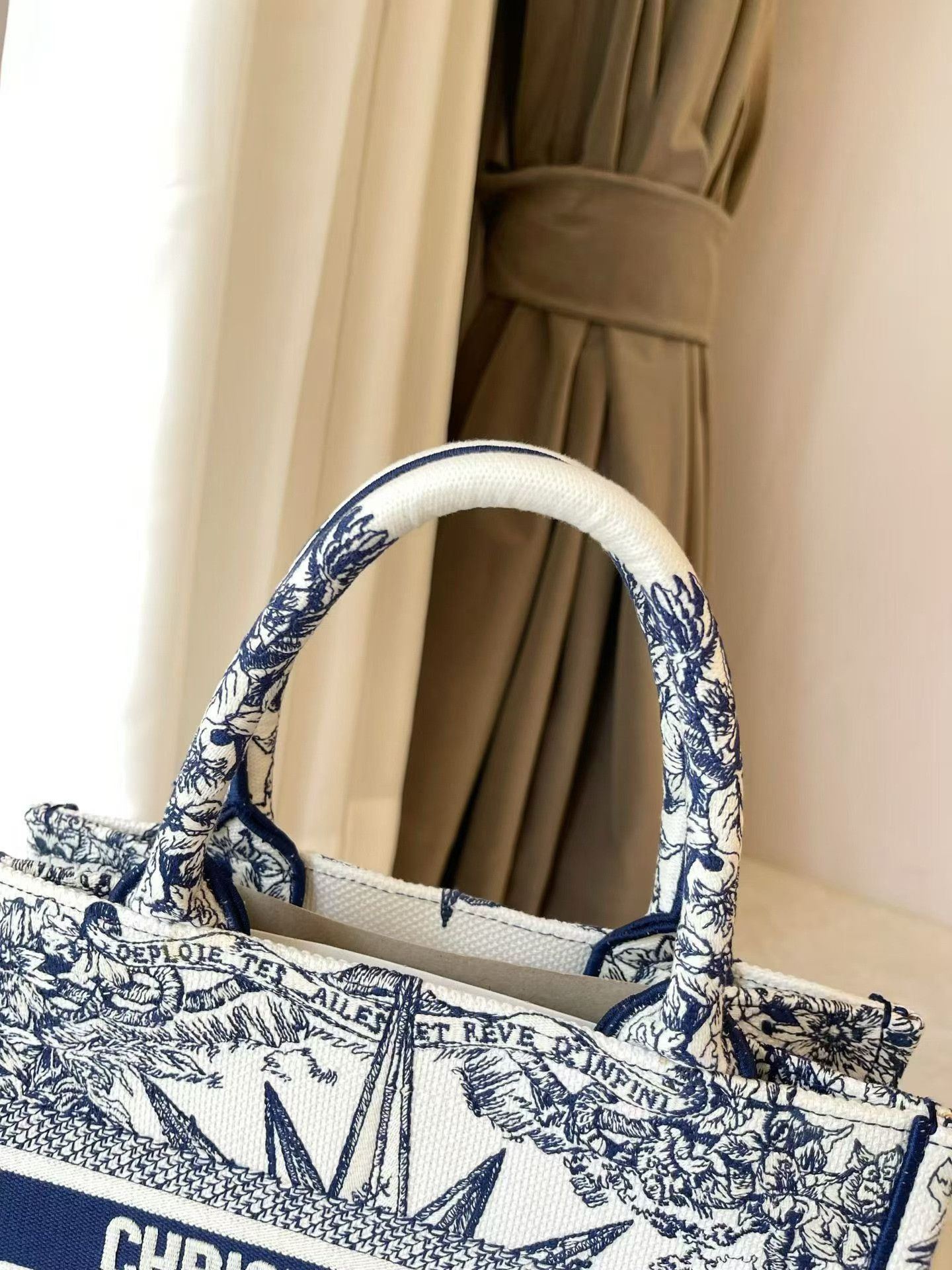 Dior Pre-loved Bag Very good condition Size ONE SIZE - 3 Thumbnail