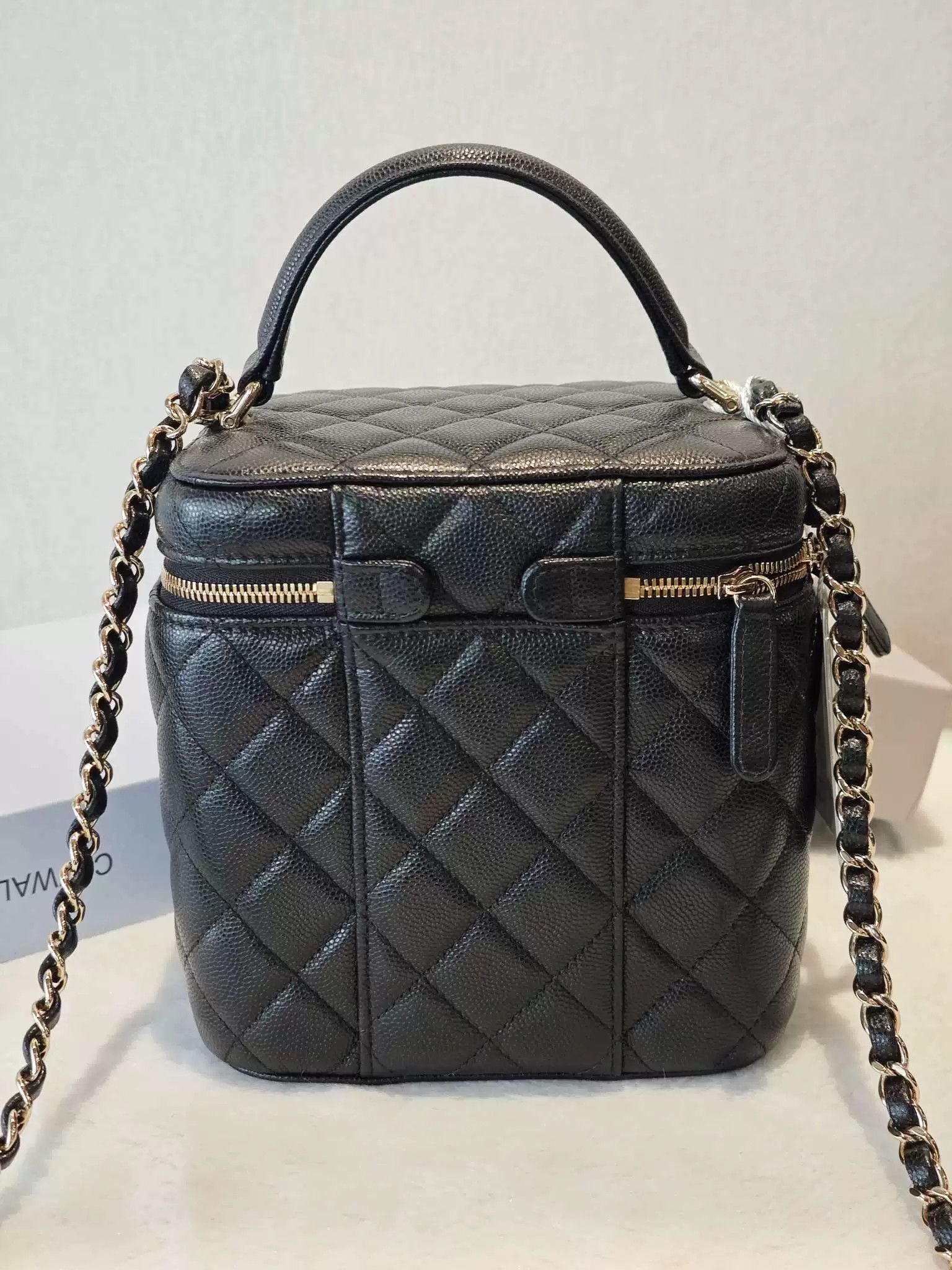 Chanel Pre-loved Bag Very good condition Size ONE SIZE - 2 Thumbnail
