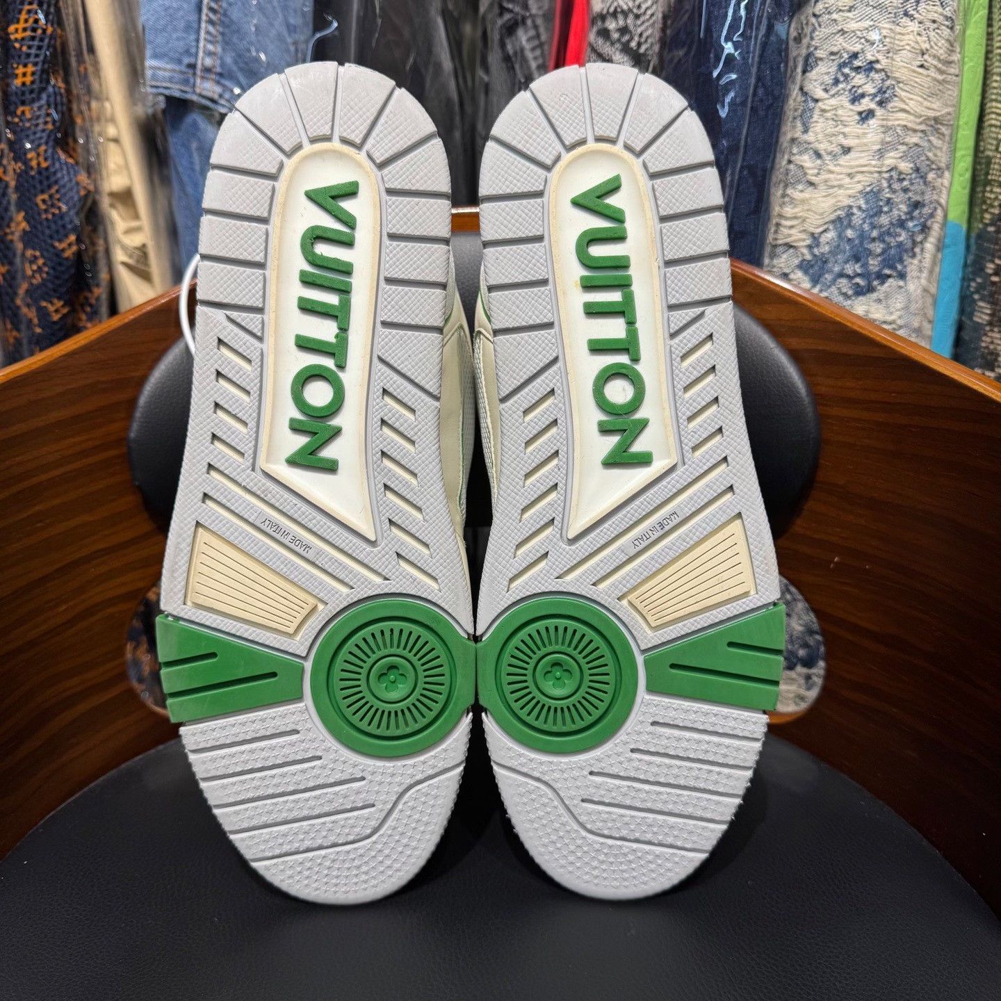 Louis Vuitton Louis Vuitton Training Green Lowtop Sneakers 9 Men Size US 9 / EU 42 - 9 Thumbnail