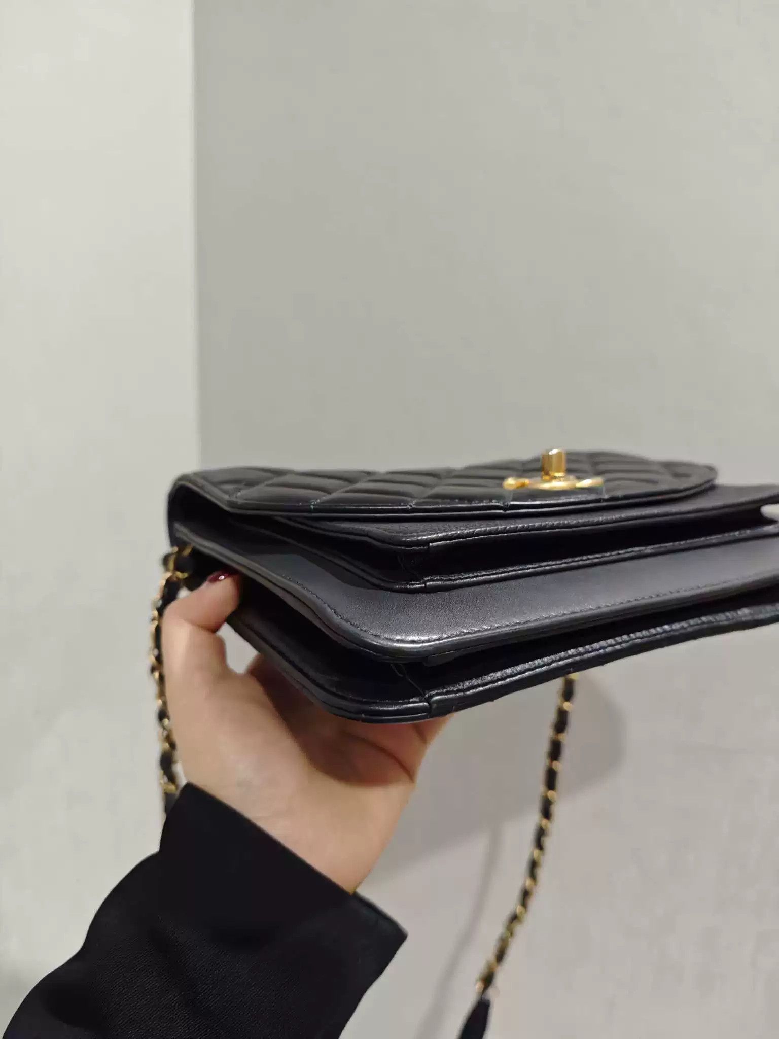Chanel Pre-loved Bag Very good condition Size ONE SIZE - 4 Thumbnail