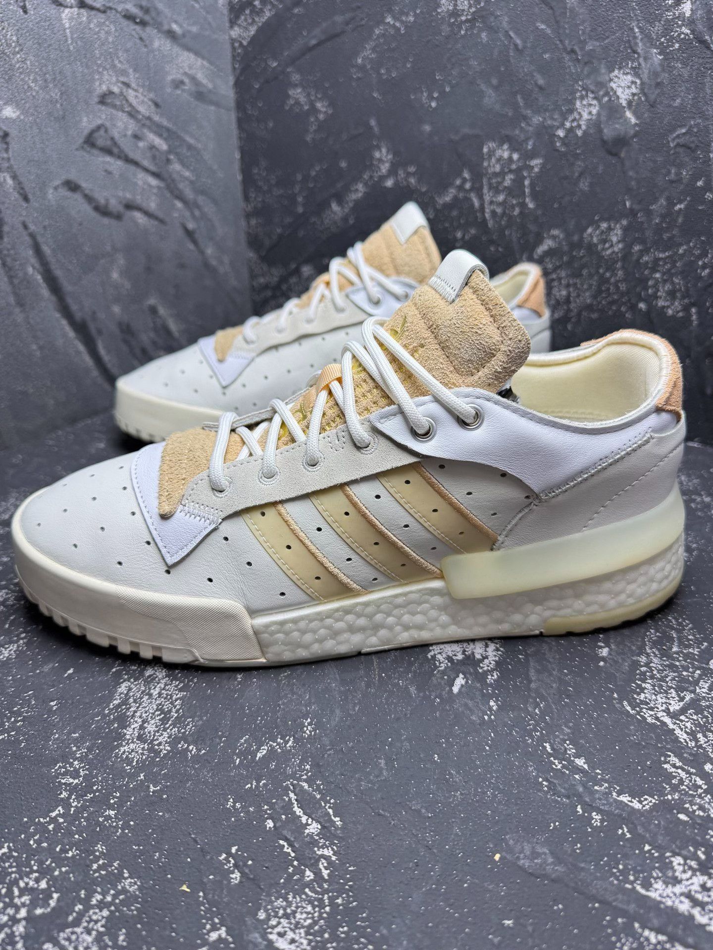 Adidas Adidas Pink Lowtop Sneakers 11 Men Size US 11 / EU 44 - 2 Thumbnail