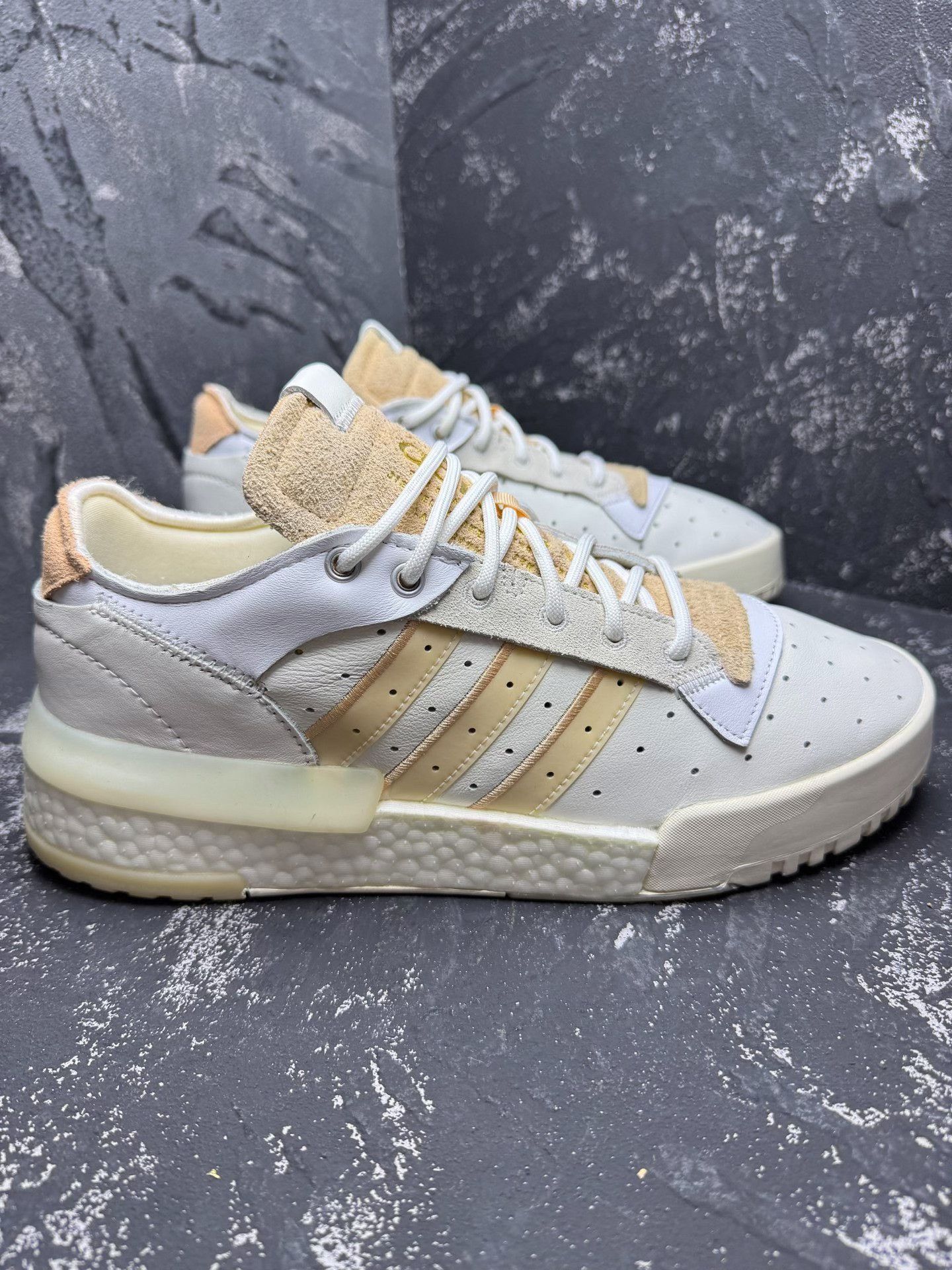 Adidas Adidas Pink Lowtop Sneakers 11 Men Size US 11 / EU 44 - 4 Thumbnail