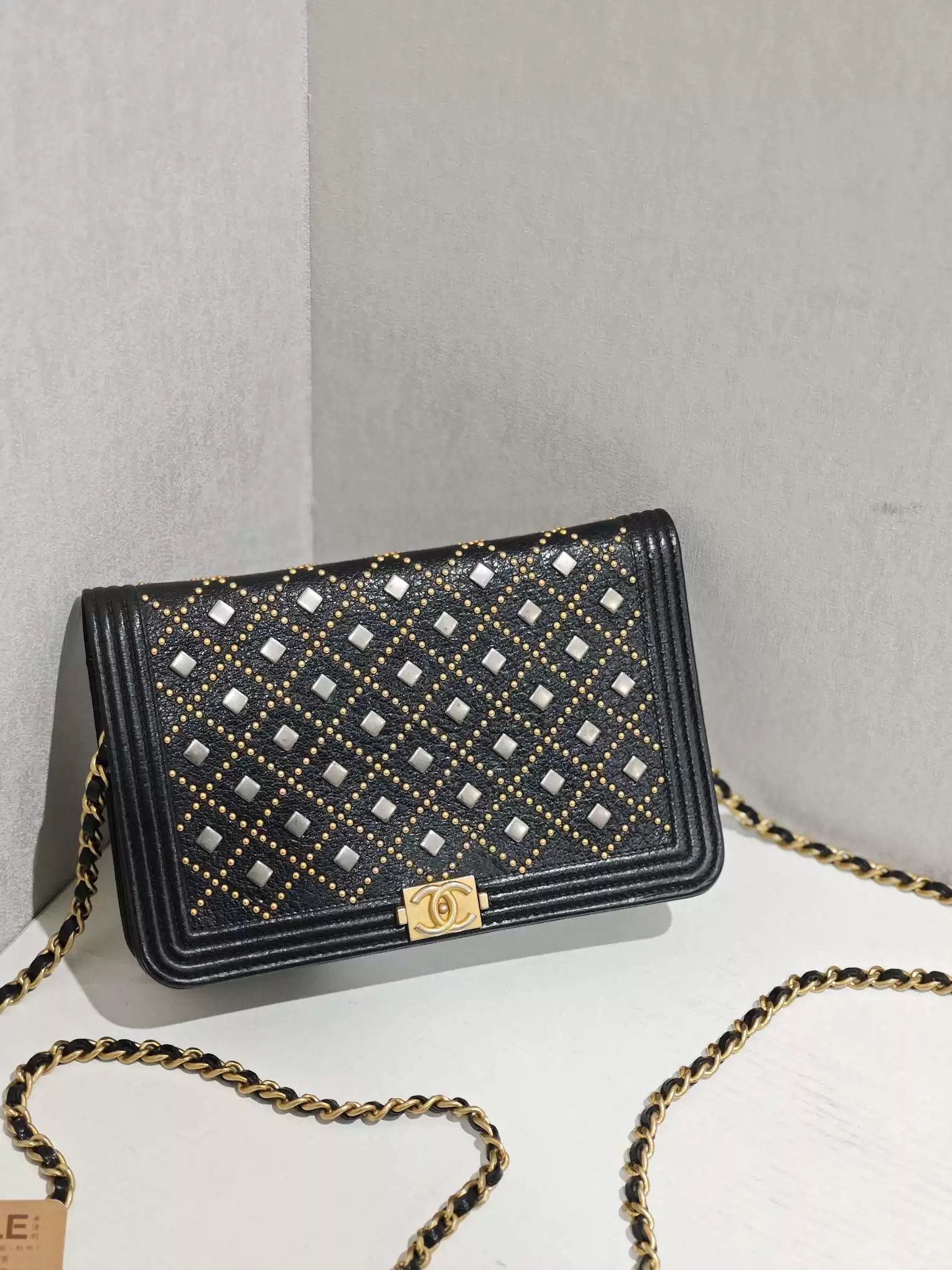 Chanel Pre-loved Bag Very good condition Size ONE SIZE - 2 Thumbnail