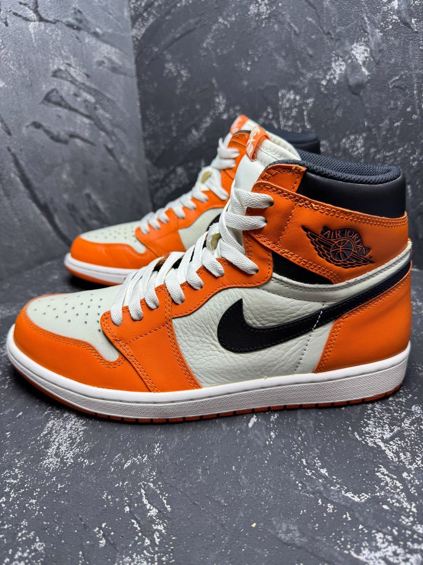 Nike Nike White Lowtop Sneakers 10.5 Men Size US 10.5 / EU 43-44 - 2 Thumbnail