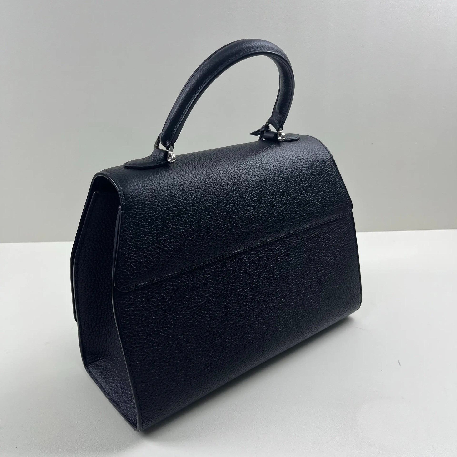 Moynat Pre-loved Bag Very good condition Size ONE SIZE - 6 Thumbnail