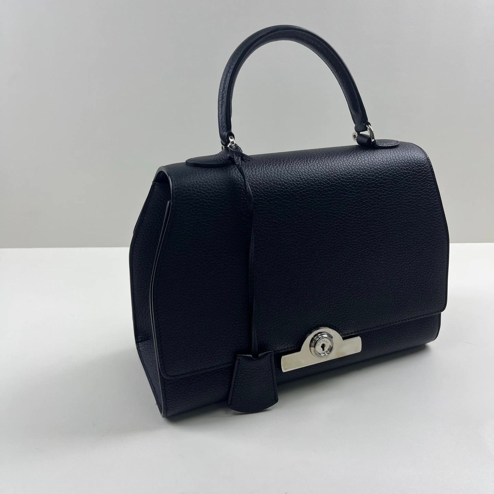 Moynat Pre-loved Bag Very good condition Size ONE SIZE - 3 Thumbnail