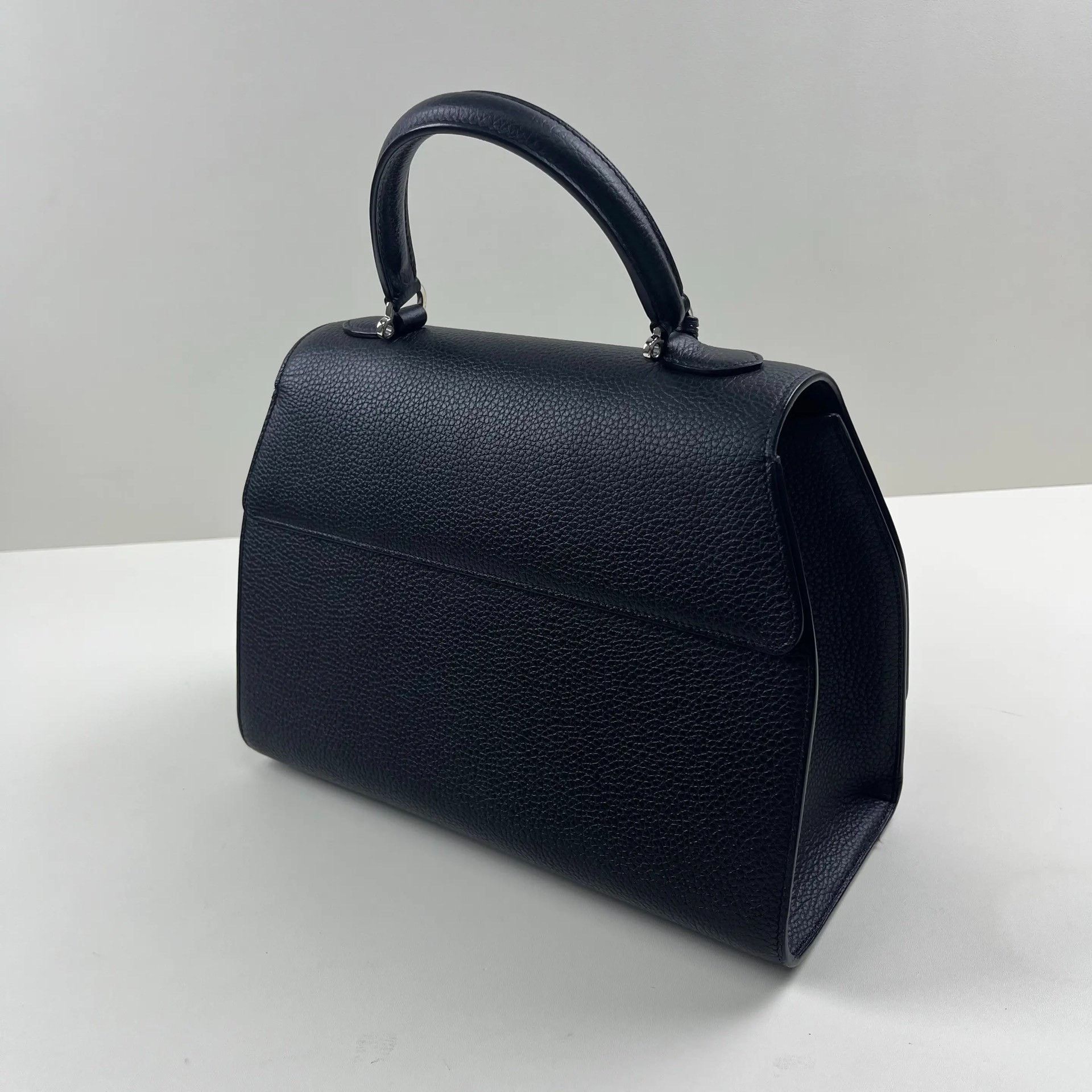 Moynat Pre-loved Bag Very good condition Size ONE SIZE - 7 Thumbnail