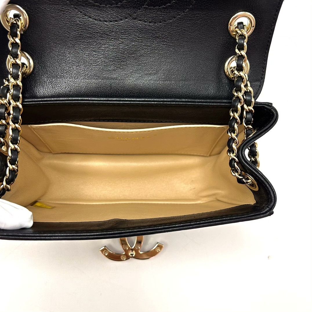 Chanel Pre-loved Bag Very good condition Size ONE SIZE - 6 Thumbnail