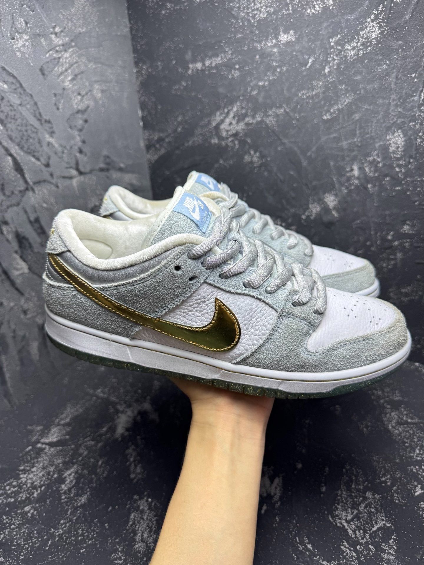 Nike Nike DUNK Gold Lowtop Sneakers 10.5 Men Size US 10.5 / EU 43-44 - 7 Thumbnail