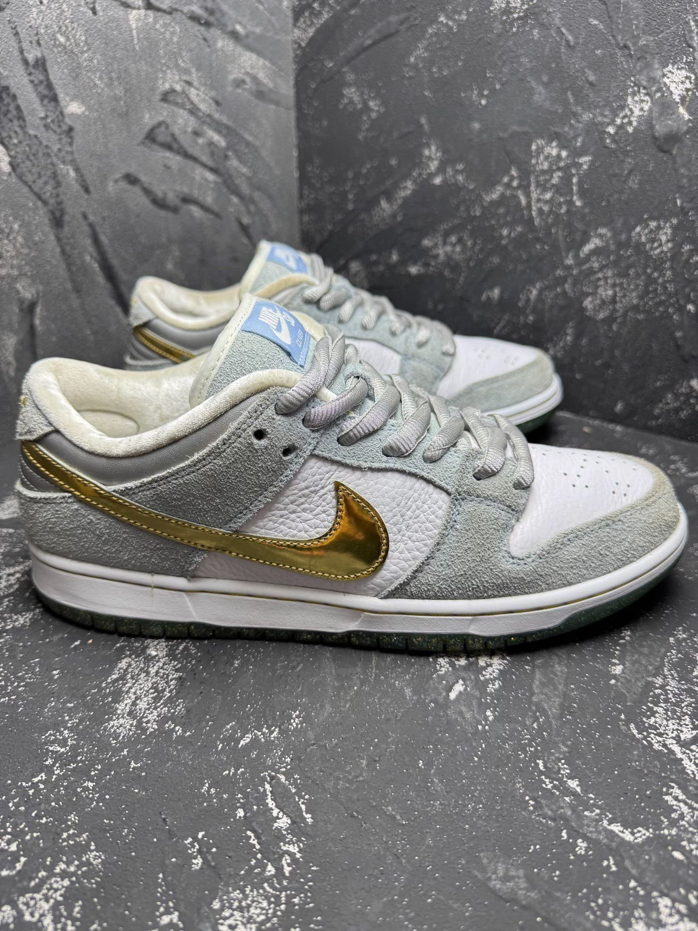 Nike Nike DUNK Gold Lowtop Sneakers 10.5 Men Size US 10.5 / EU 43-44 - 4 Thumbnail