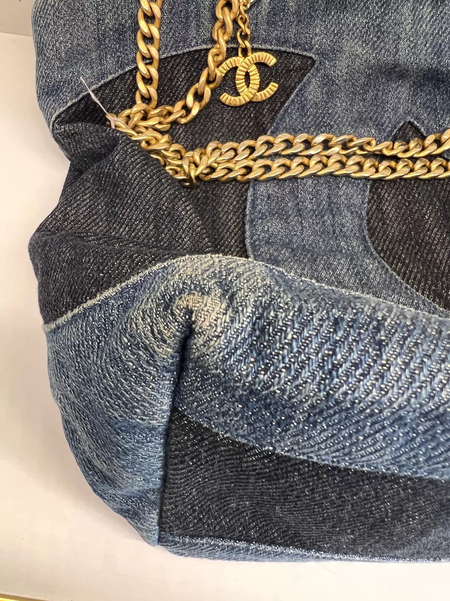 Chanel Pre-loved Bag Very good condition Size ONE SIZE - 4 Thumbnail