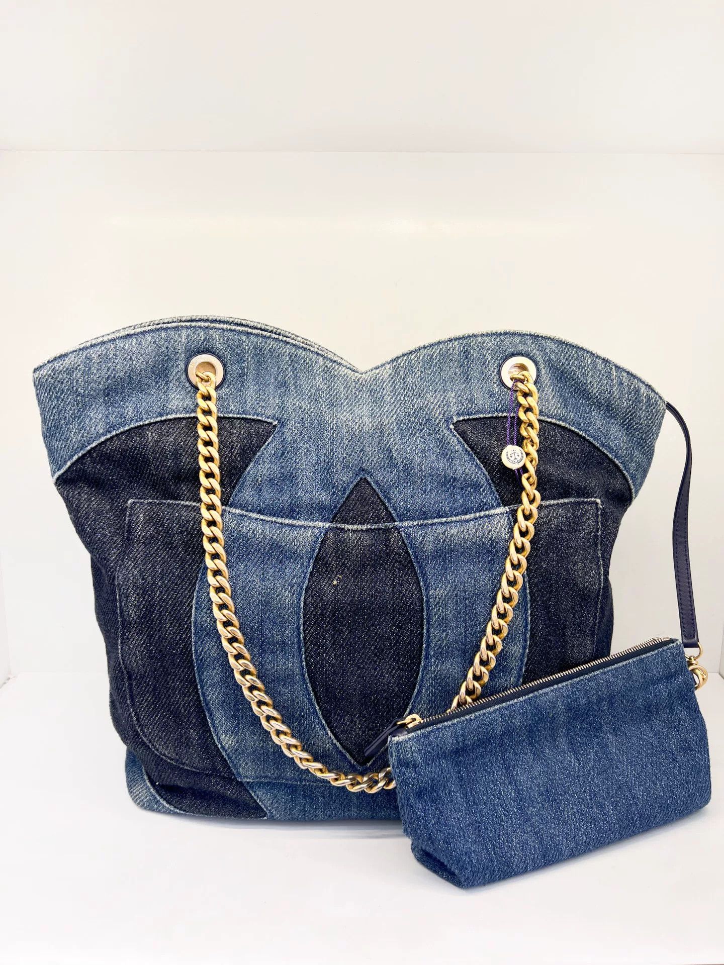 Chanel Pre-loved Bag Very good condition Size ONE SIZE - 2 Thumbnail
