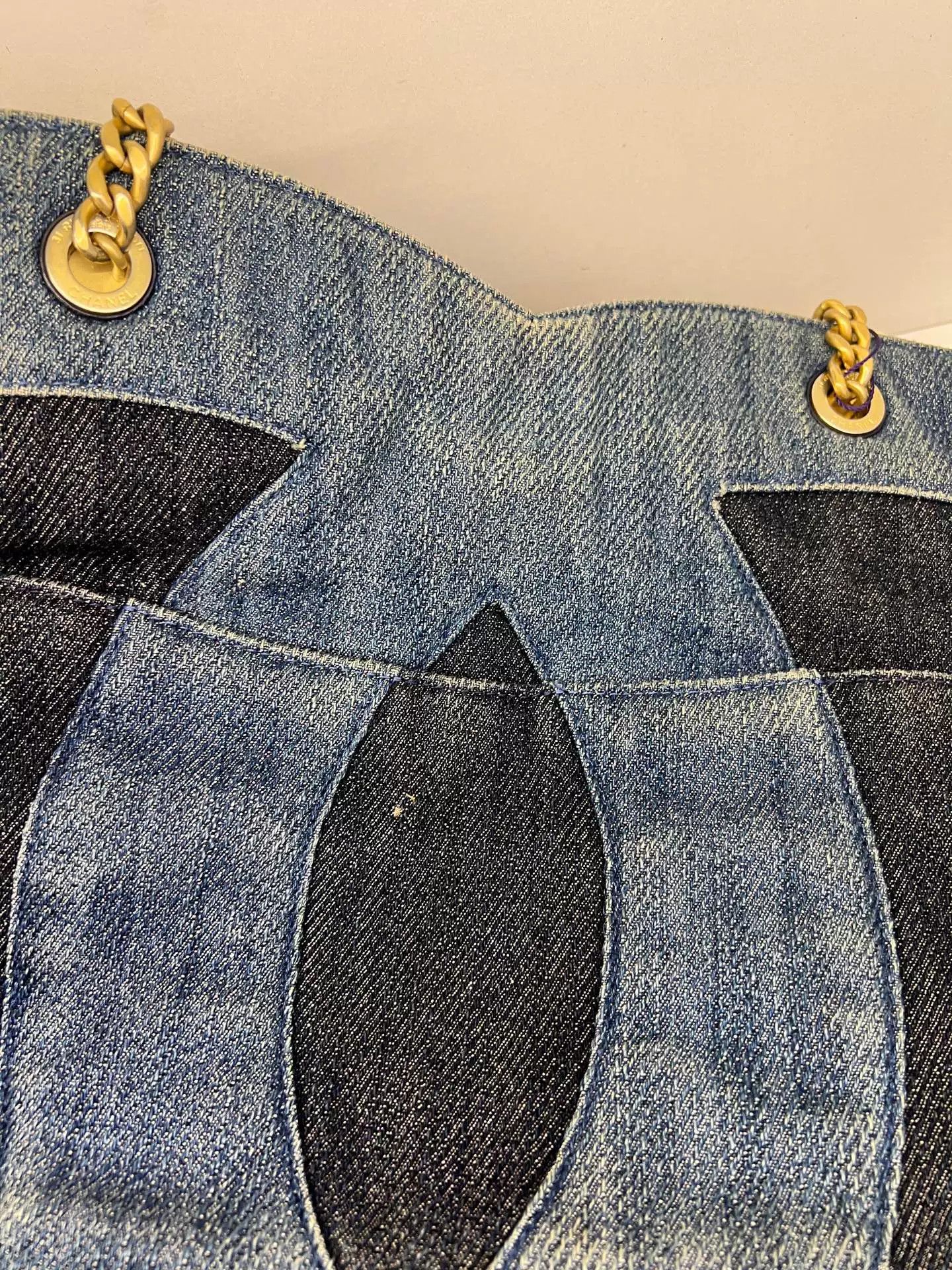 Chanel Pre-loved Bag Very good condition Size ONE SIZE - 8 Thumbnail