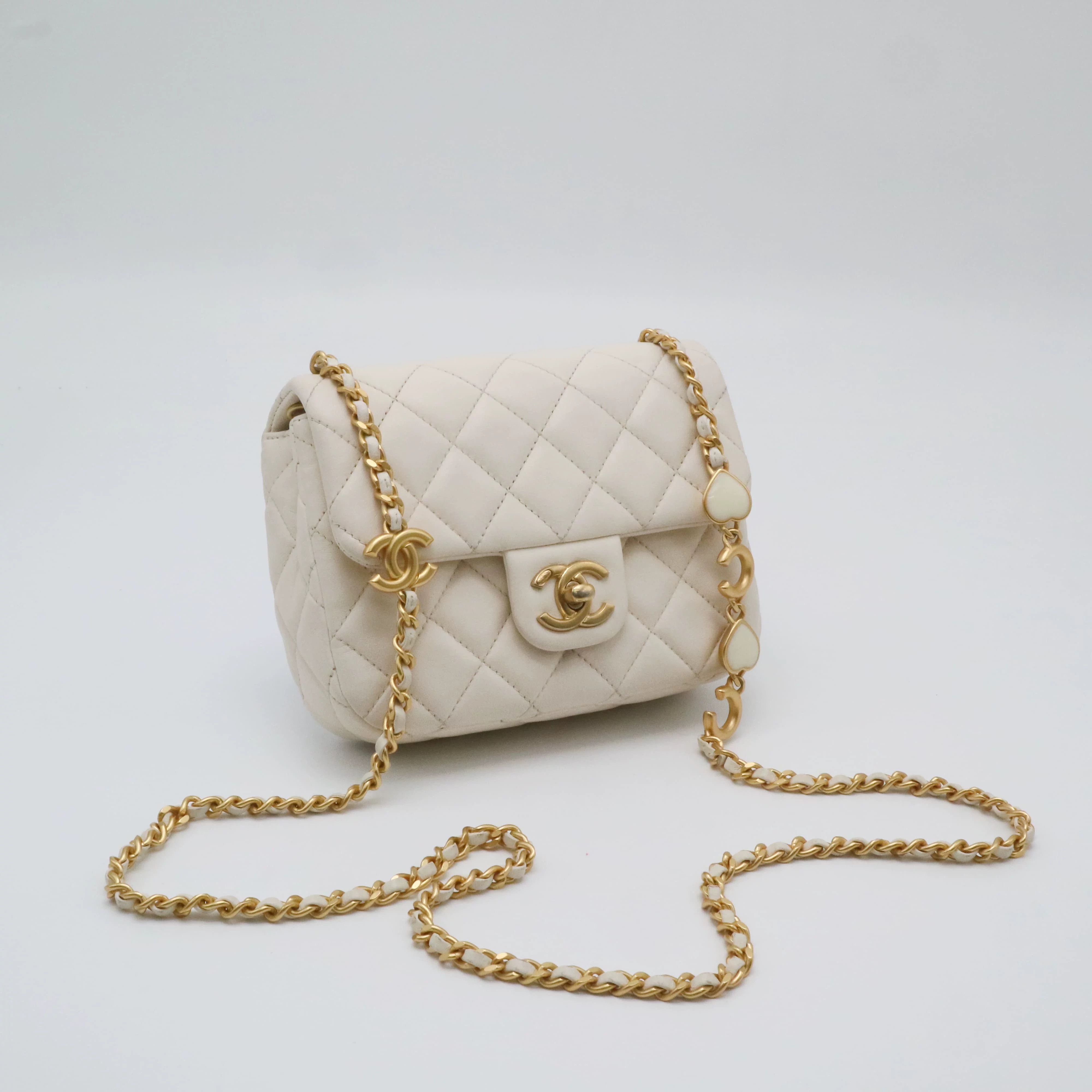 Chanel Pre-loved Bag Very good condition Size ONE SIZE - 2 Thumbnail