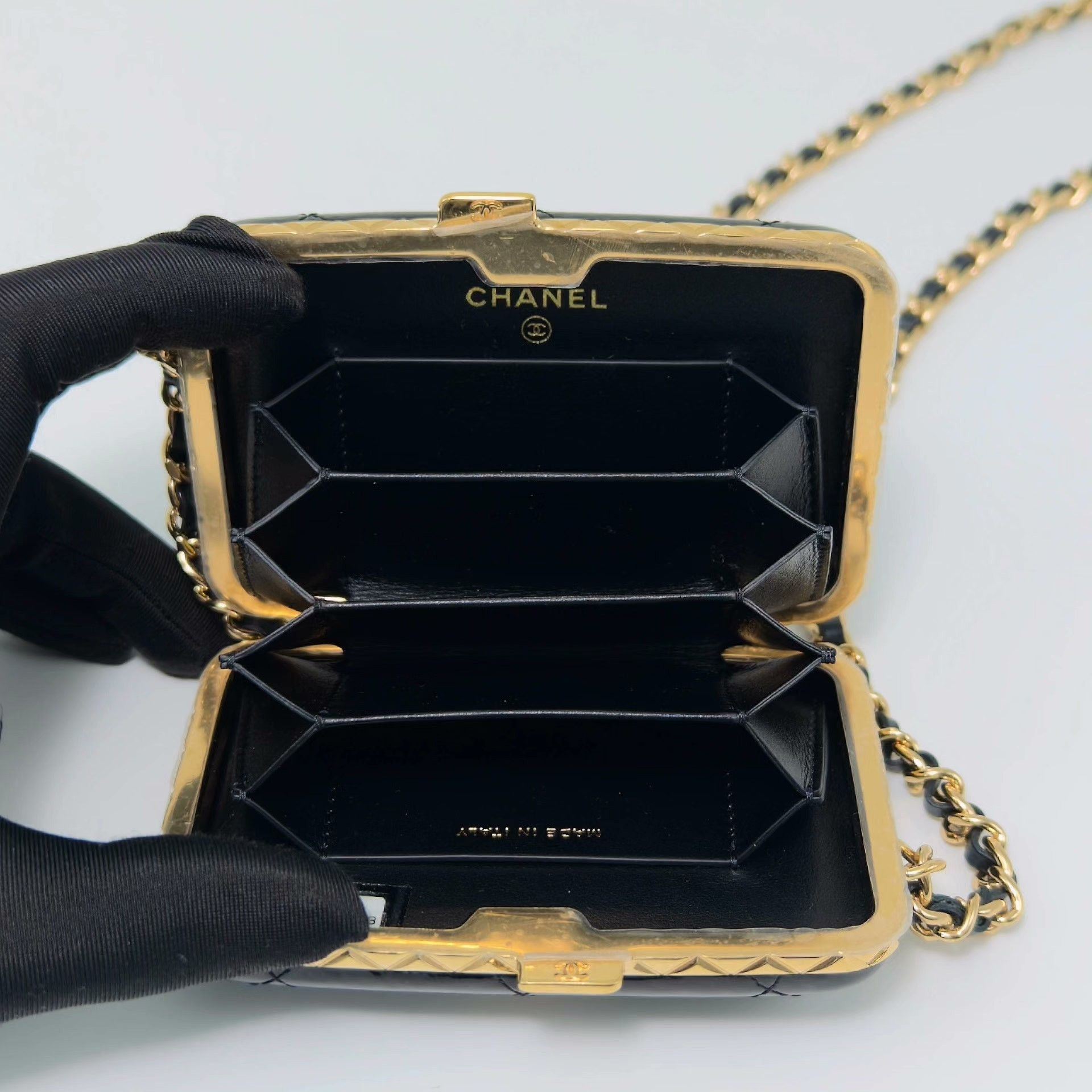 Chanel Pre-loved Bag Very good condition Size ONE SIZE - 6 Thumbnail