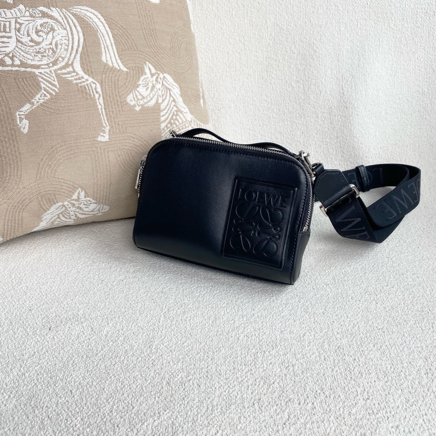 Loewe Pre-loved Bag Very good condition Size ONE SIZE - 4 Thumbnail