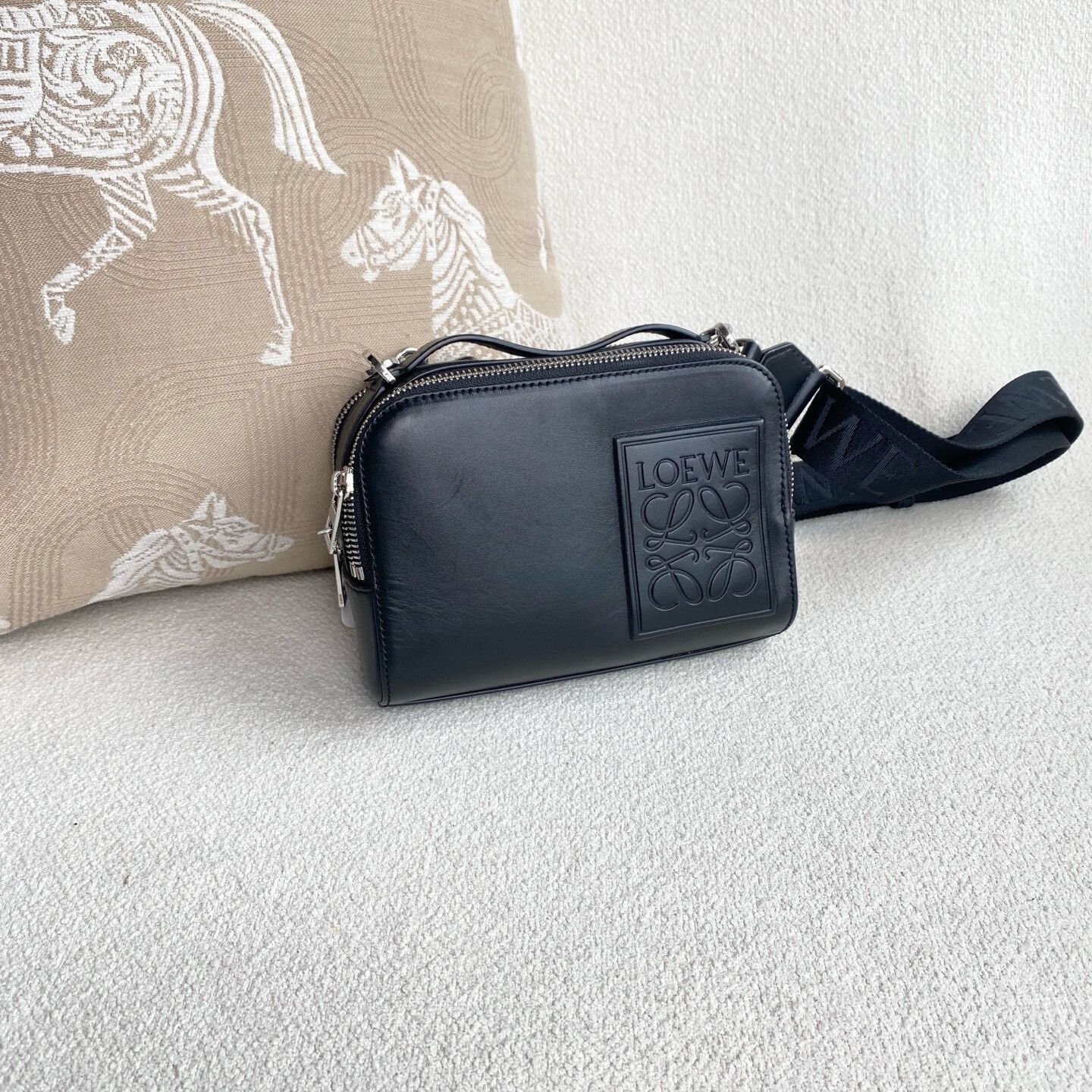 Loewe Pre-loved Bag Very good condition Size ONE SIZE - 6 Thumbnail
