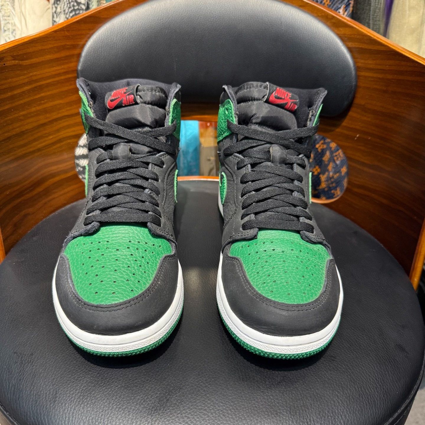 Nike Nike AJ1 Green Lowtop Sneakers 9 Men Size US 9 / EU 42 - 2 Thumbnail