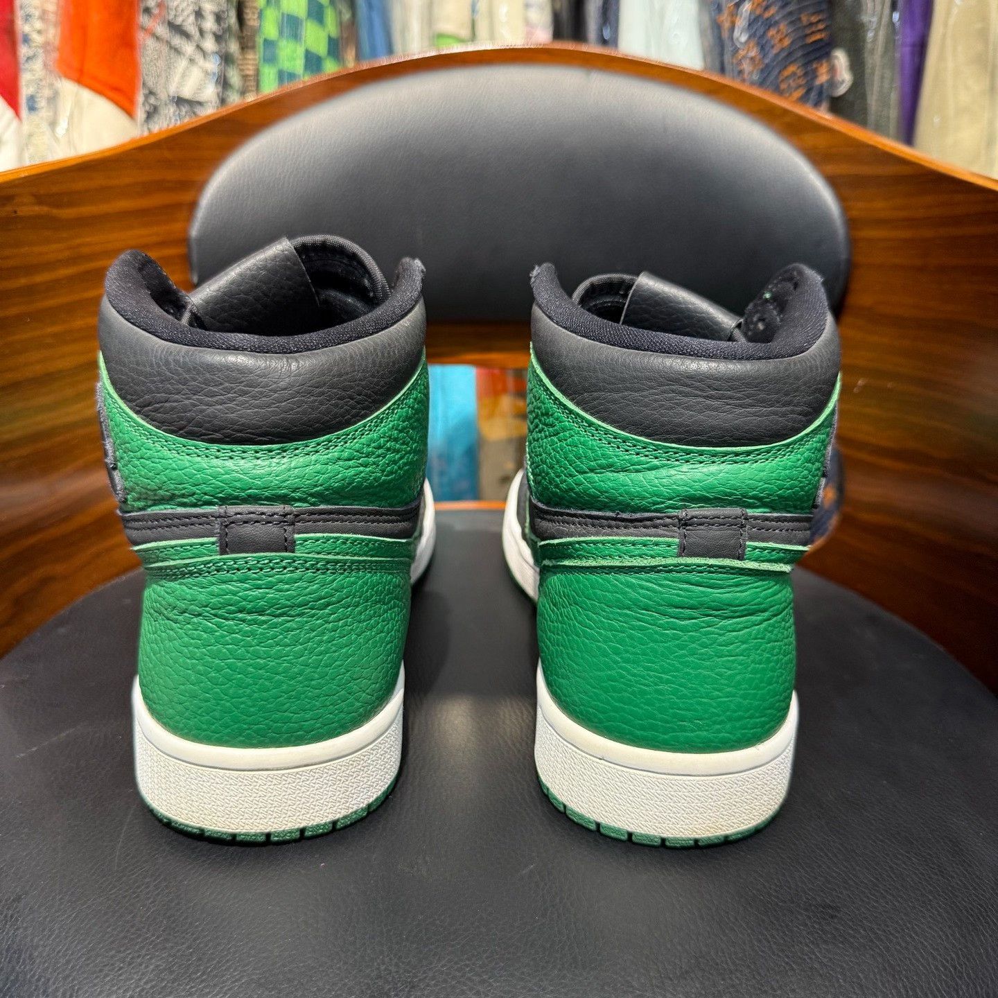 Nike Nike AJ1 Green Lowtop Sneakers 9 Men Size US 9 / EU 42 - 3 Thumbnail