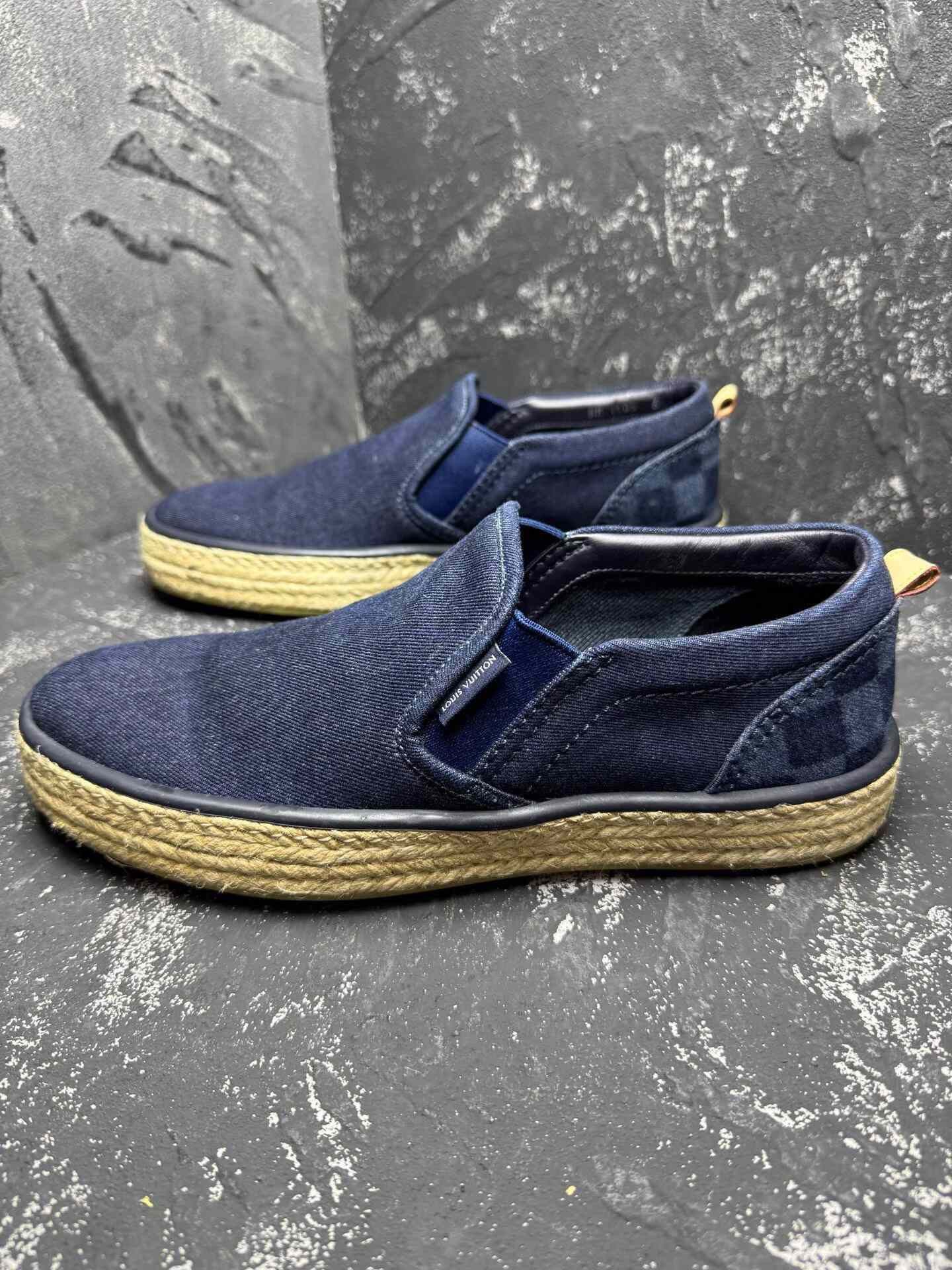 Louis Vuitton Louis Vuitton Denim Lowtop Sneakers 7.5 Men Size US 7.5 / EU 40-41 - 2 Thumbnail
