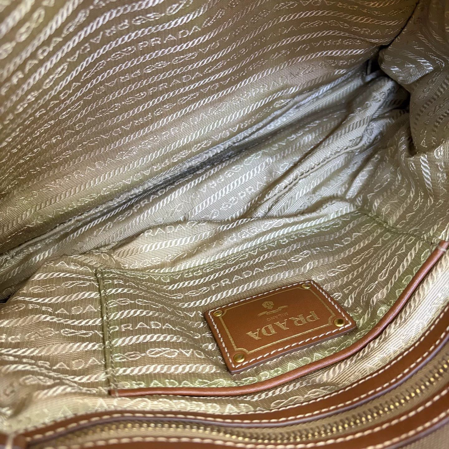 Prada Pre-loved Bag Very good condition Size ONE SIZE - 8 Thumbnail