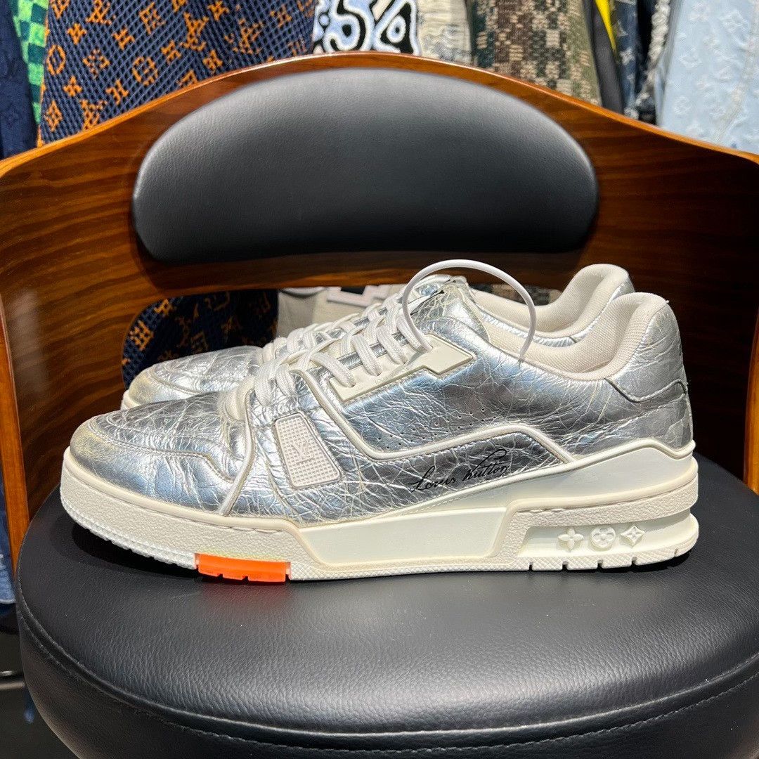 Louis Vuitton Louis Vuitton Training White Lowtop Sneakers 9 Men Size US 9 / EU 42 - 4 Thumbnail
