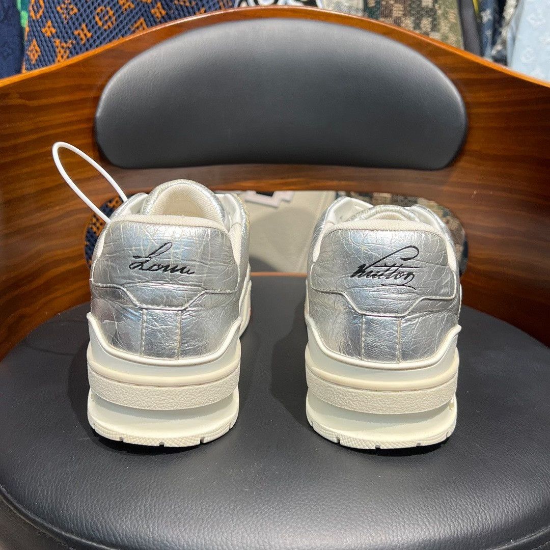 Louis Vuitton Louis Vuitton Training White Lowtop Sneakers 9 Men Size US 9 / EU 42 - 3 Thumbnail